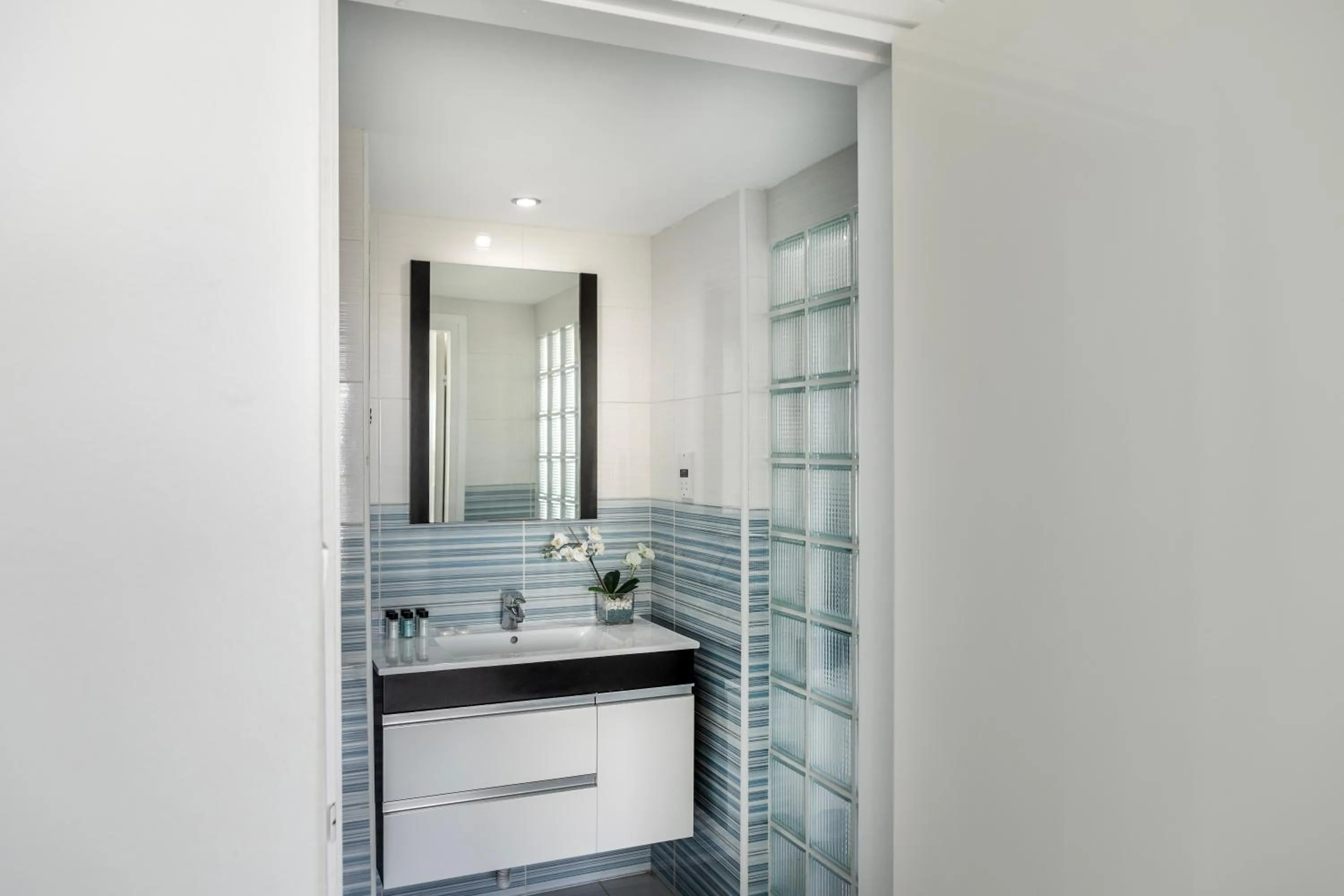 Lantiana Gardens ApartHotel