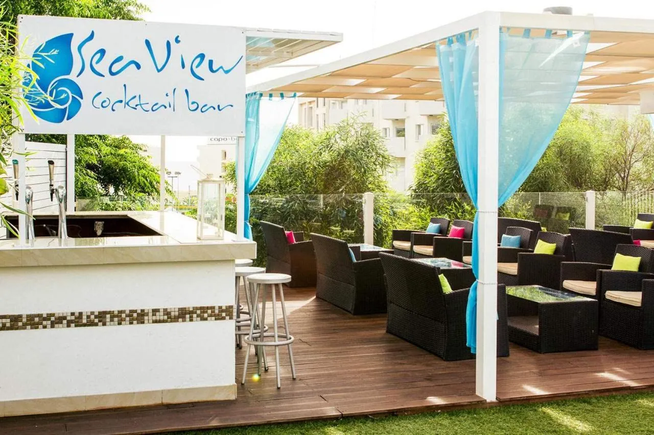 Lounge or bar in Lantiana Gardens ApartHotel