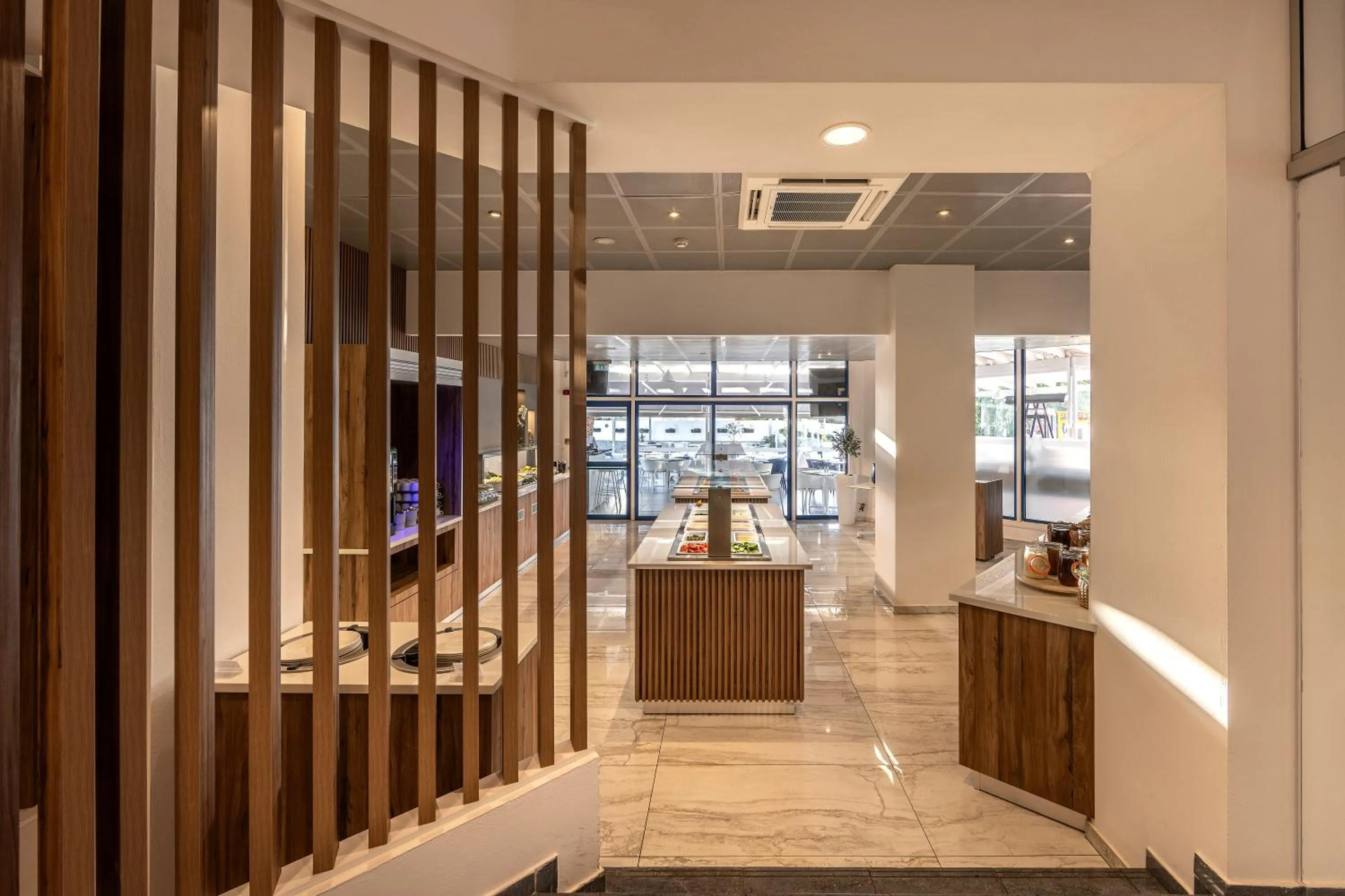 Lantiana Gardens ApartHotel