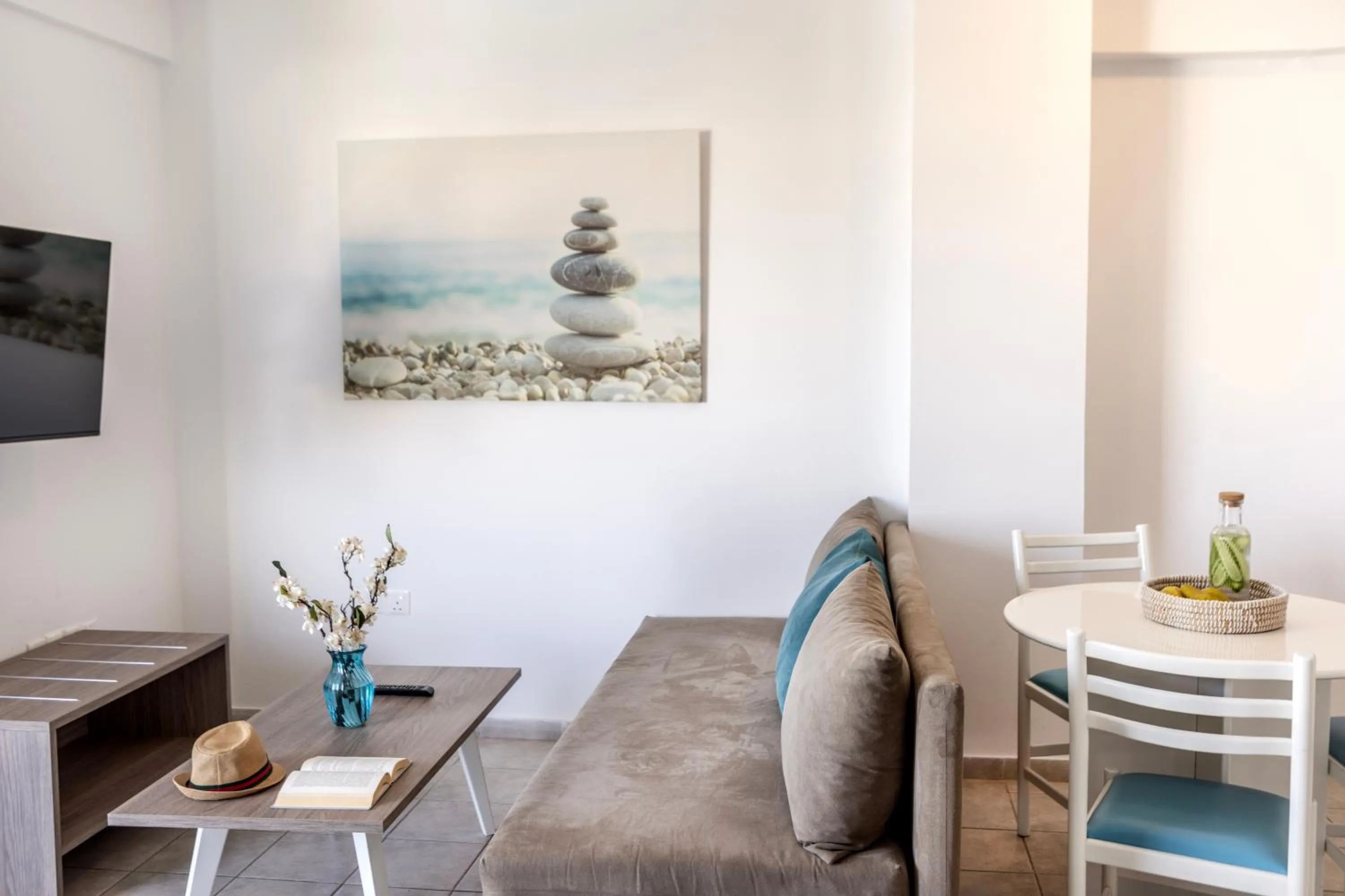 Lantiana Gardens ApartHotel