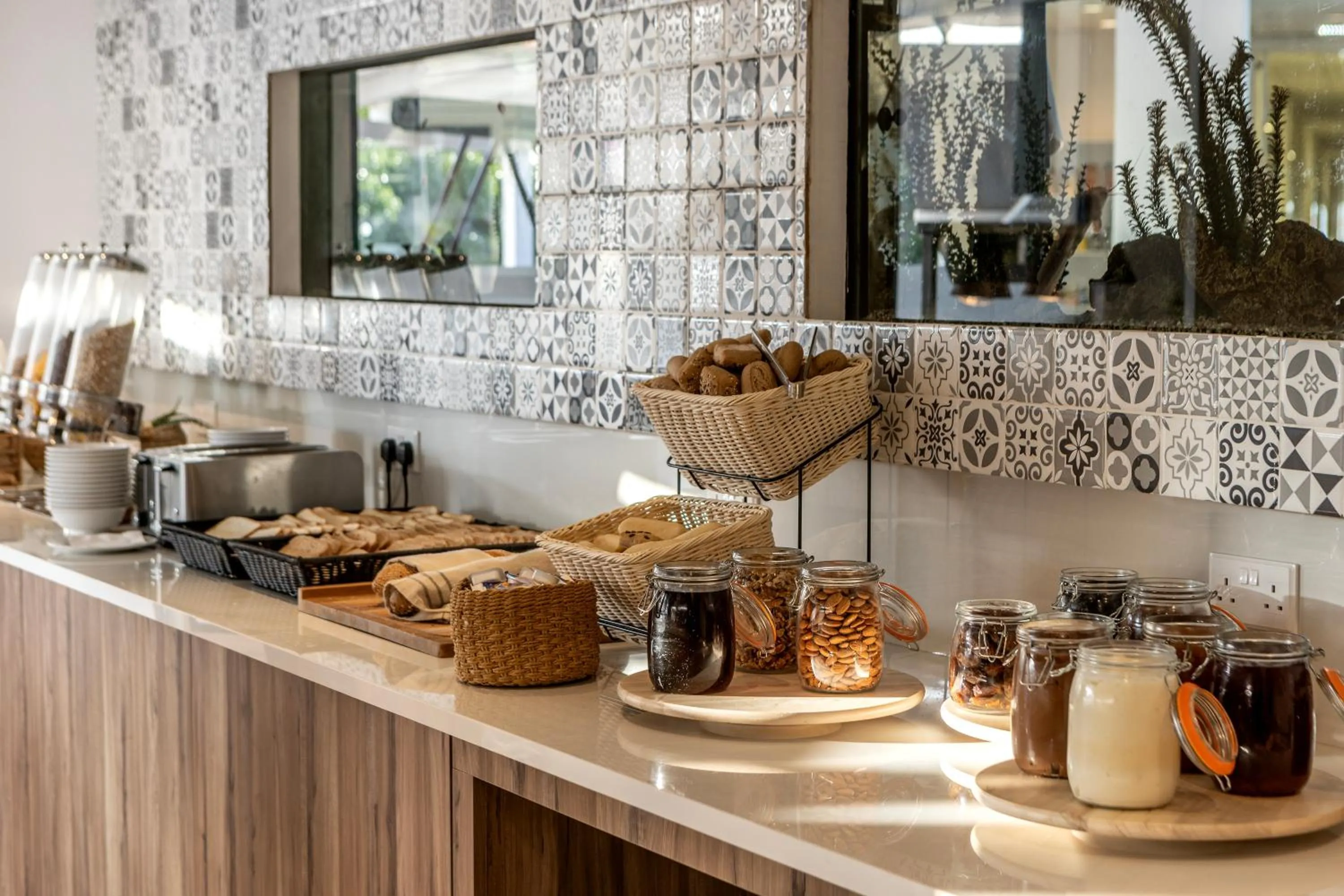 Lantiana Gardens ApartHotel