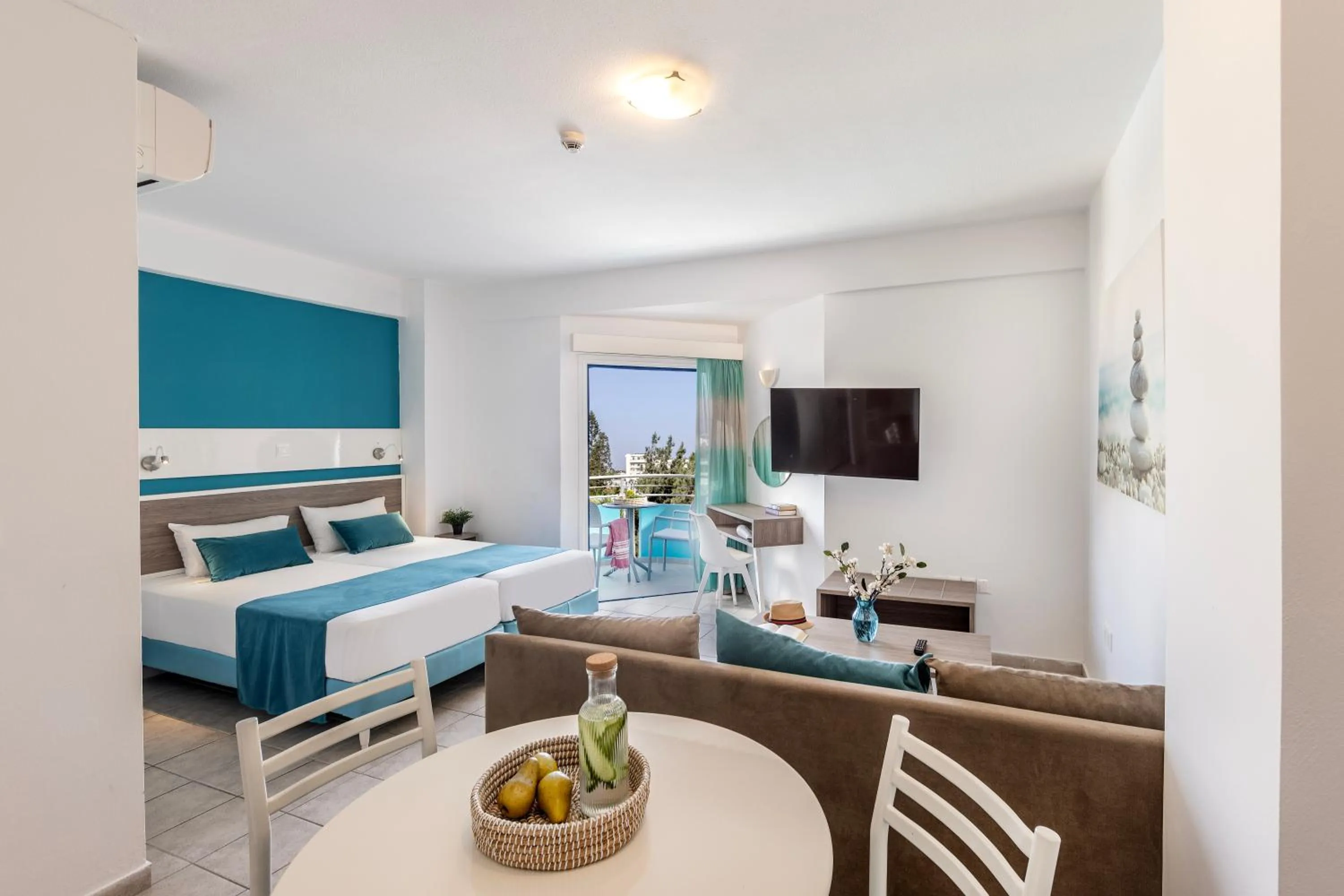 Bed in Lantiana Gardens ApartHotel