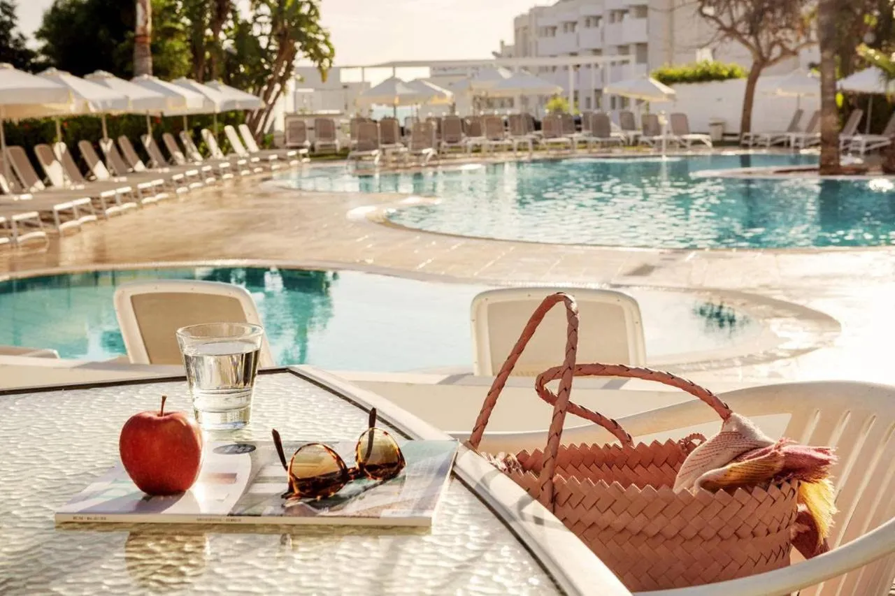 Swimming pool in Lantiana Gardens ApartHotel