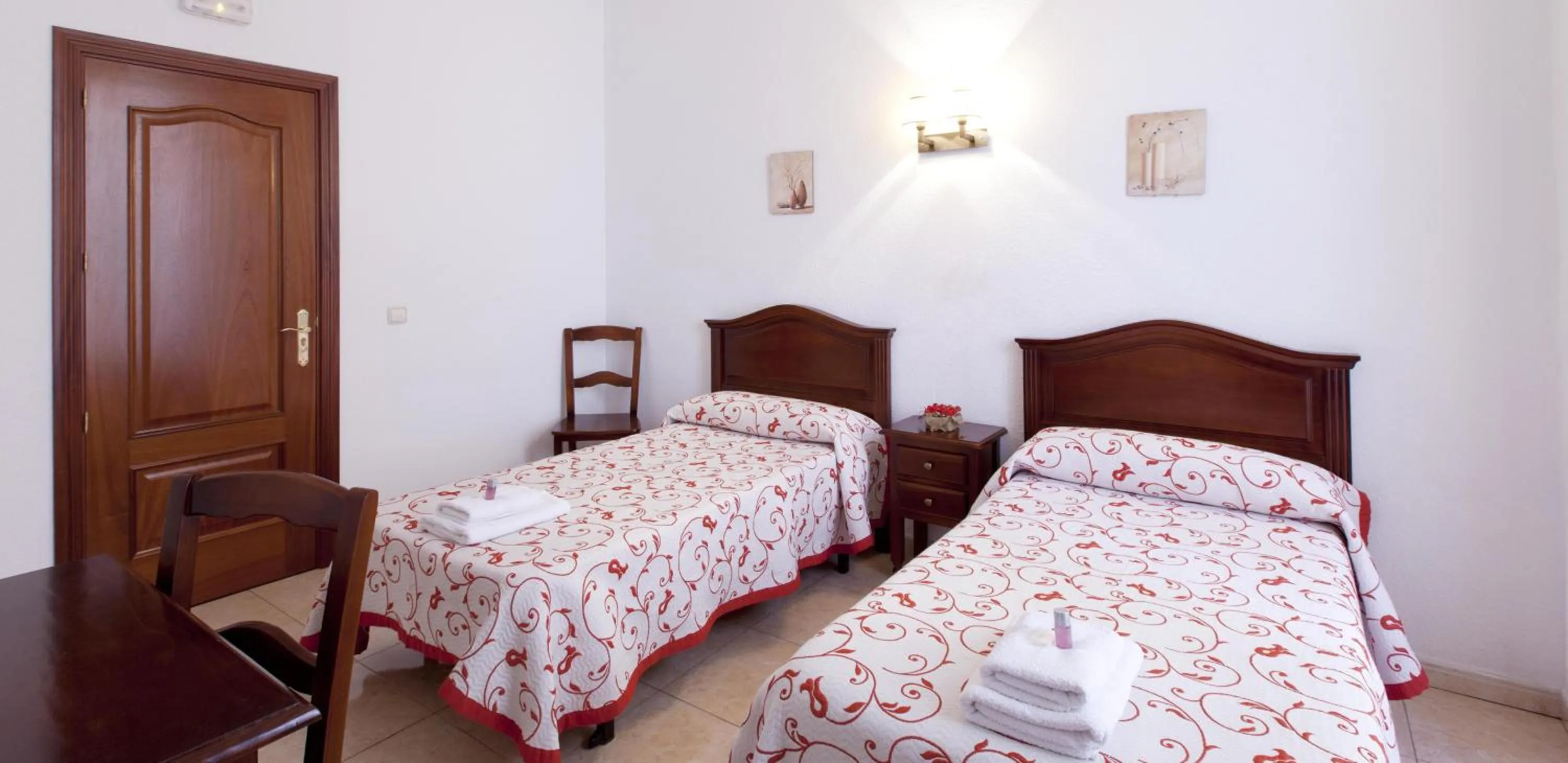 Photo of the whole room, Bed in Hostal Condestable