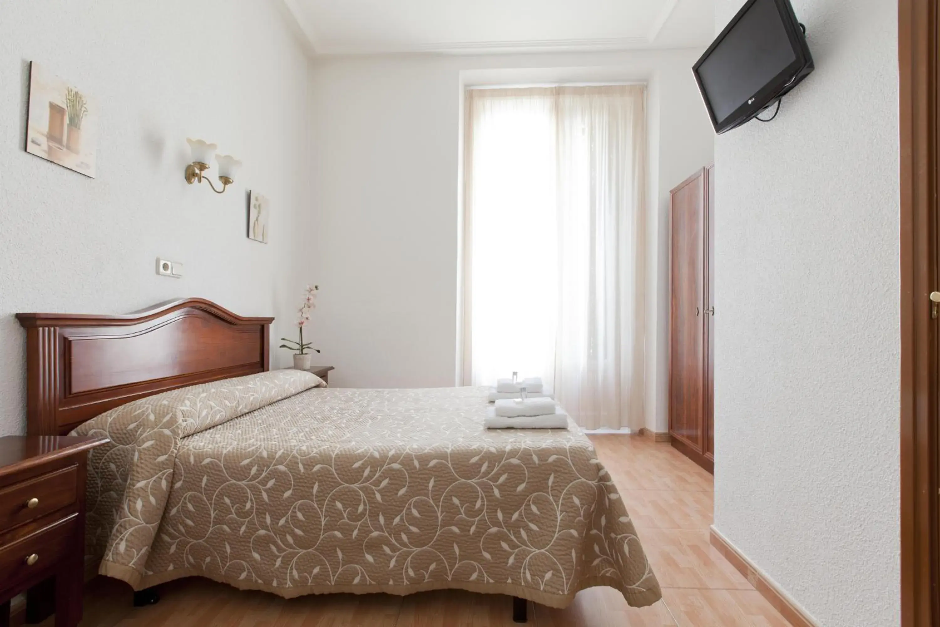 Photo of the whole room, Bed in Hostal Condestable Photo of the whole room, Bed in Hostal Condestable