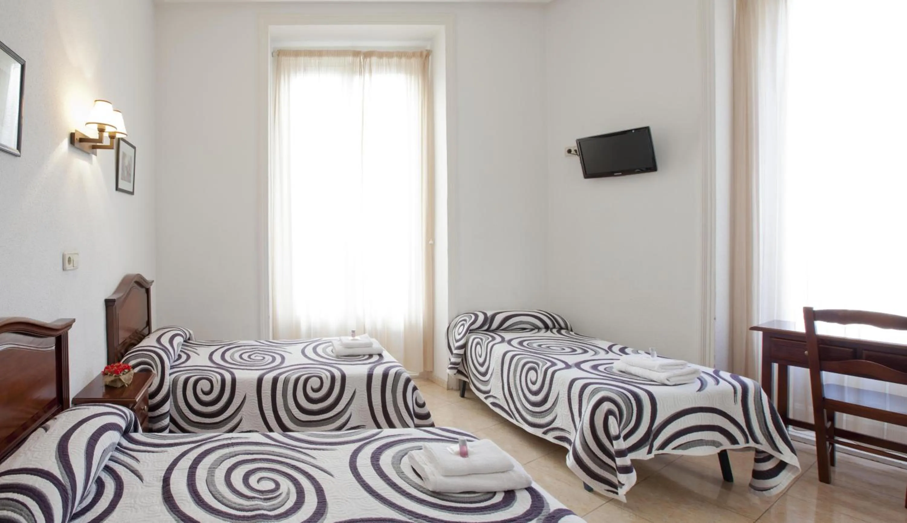 Photo of the whole room, Bed in Hostal Condestable