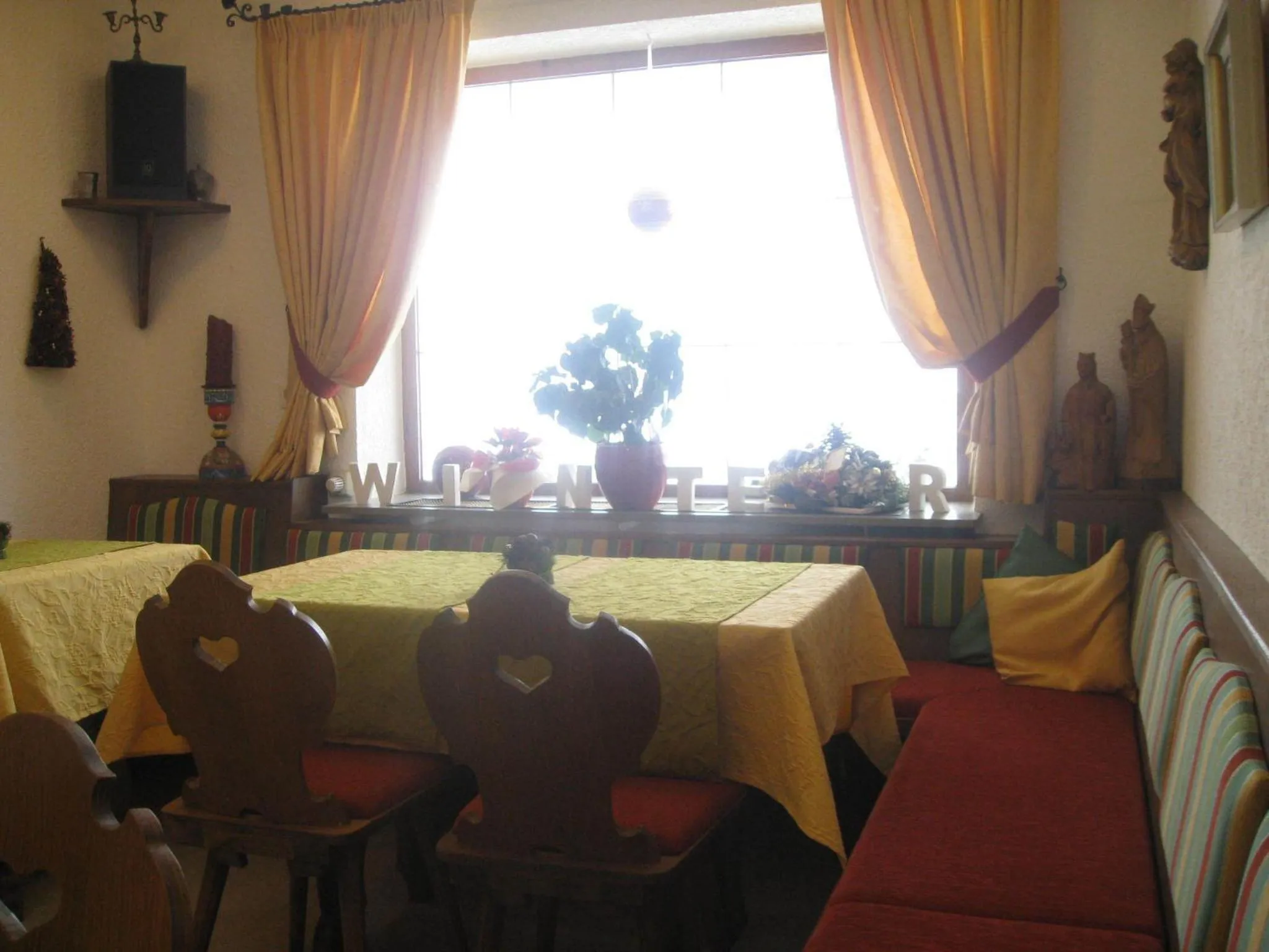 Restaurant/places to eat in Tourist Hotel Boehm