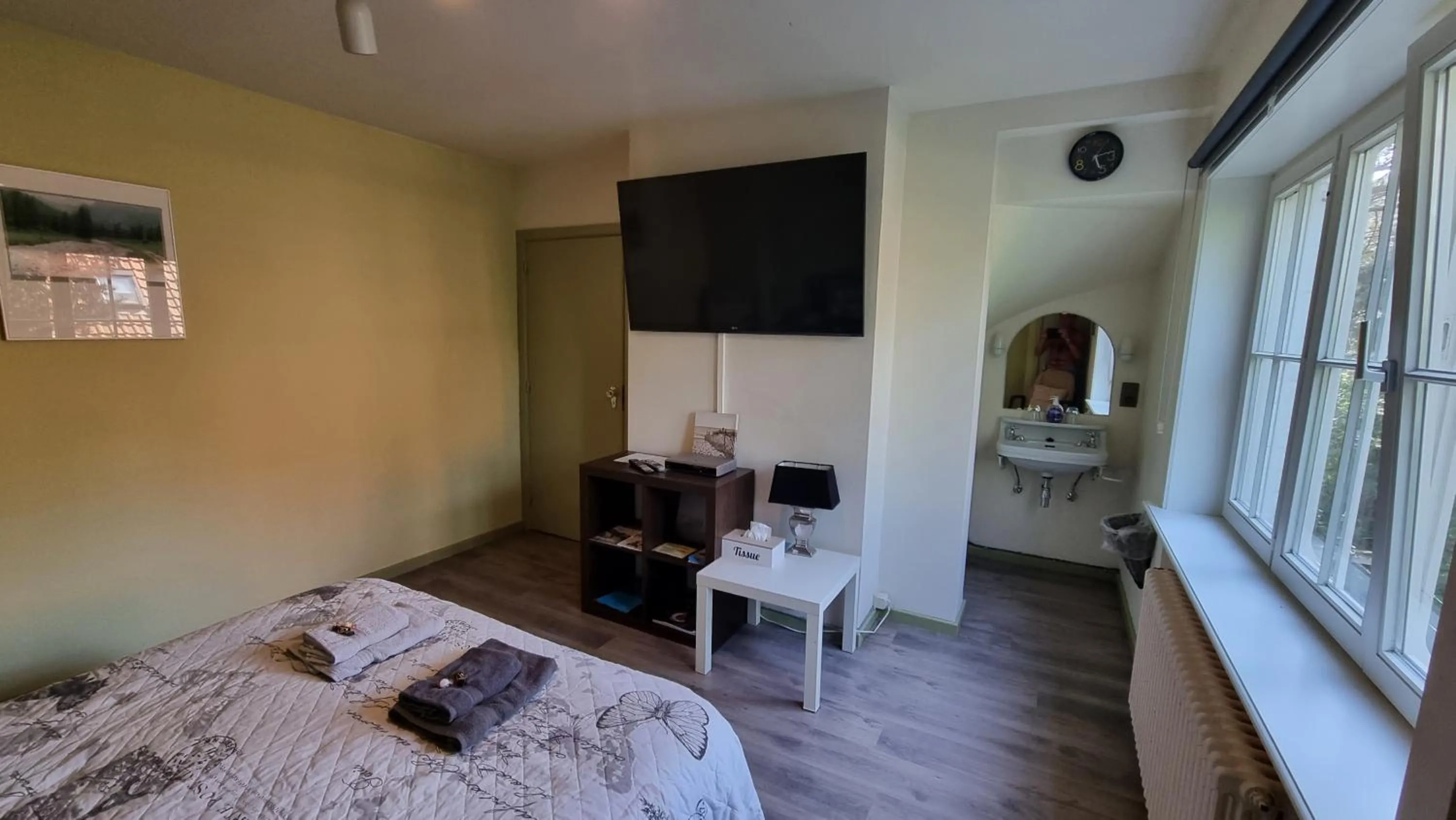 TV and multimedia, Bed in B&B Villa Fernadine