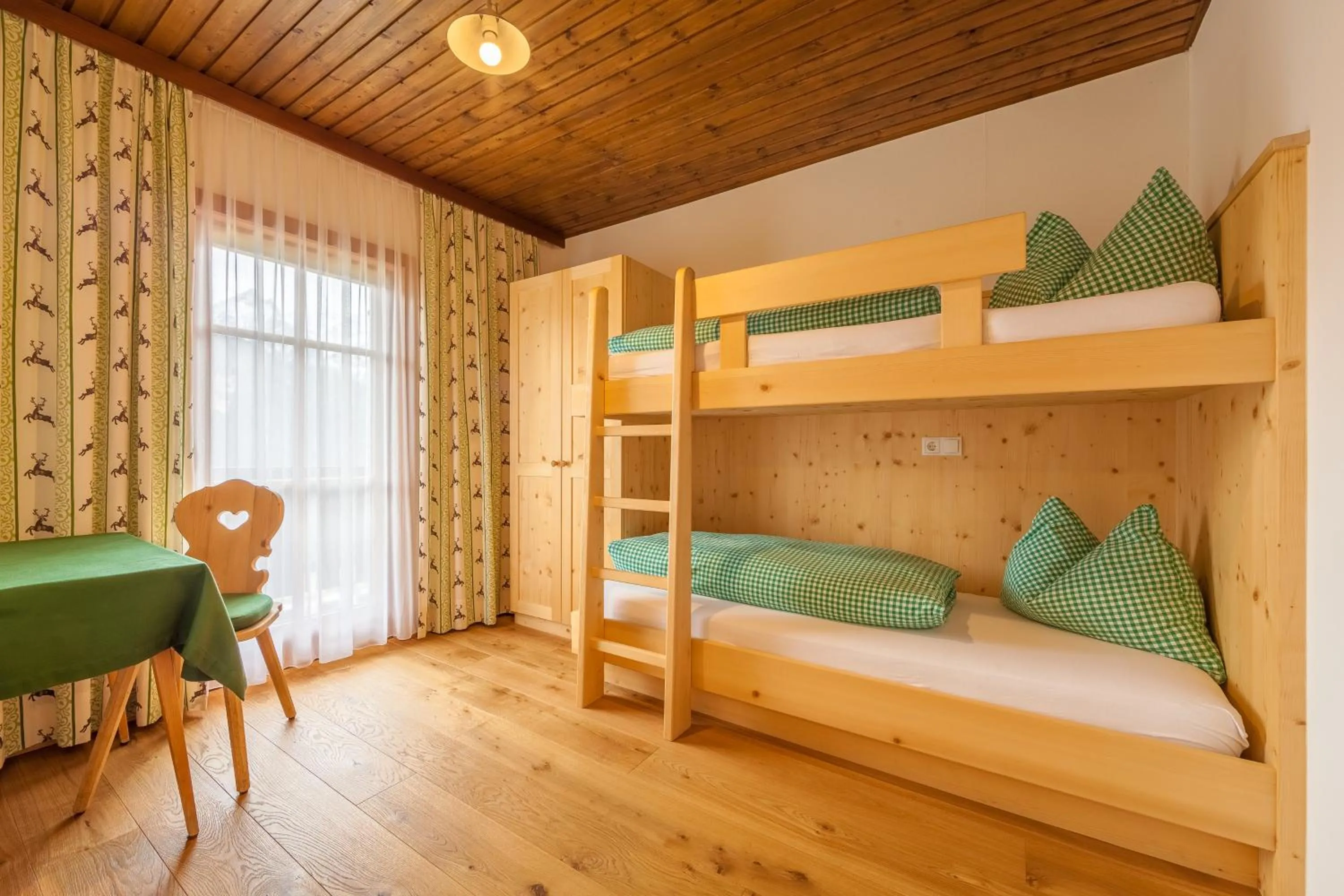 Photo of the whole room, Bed in Berggasthaus Agritur Moserhof