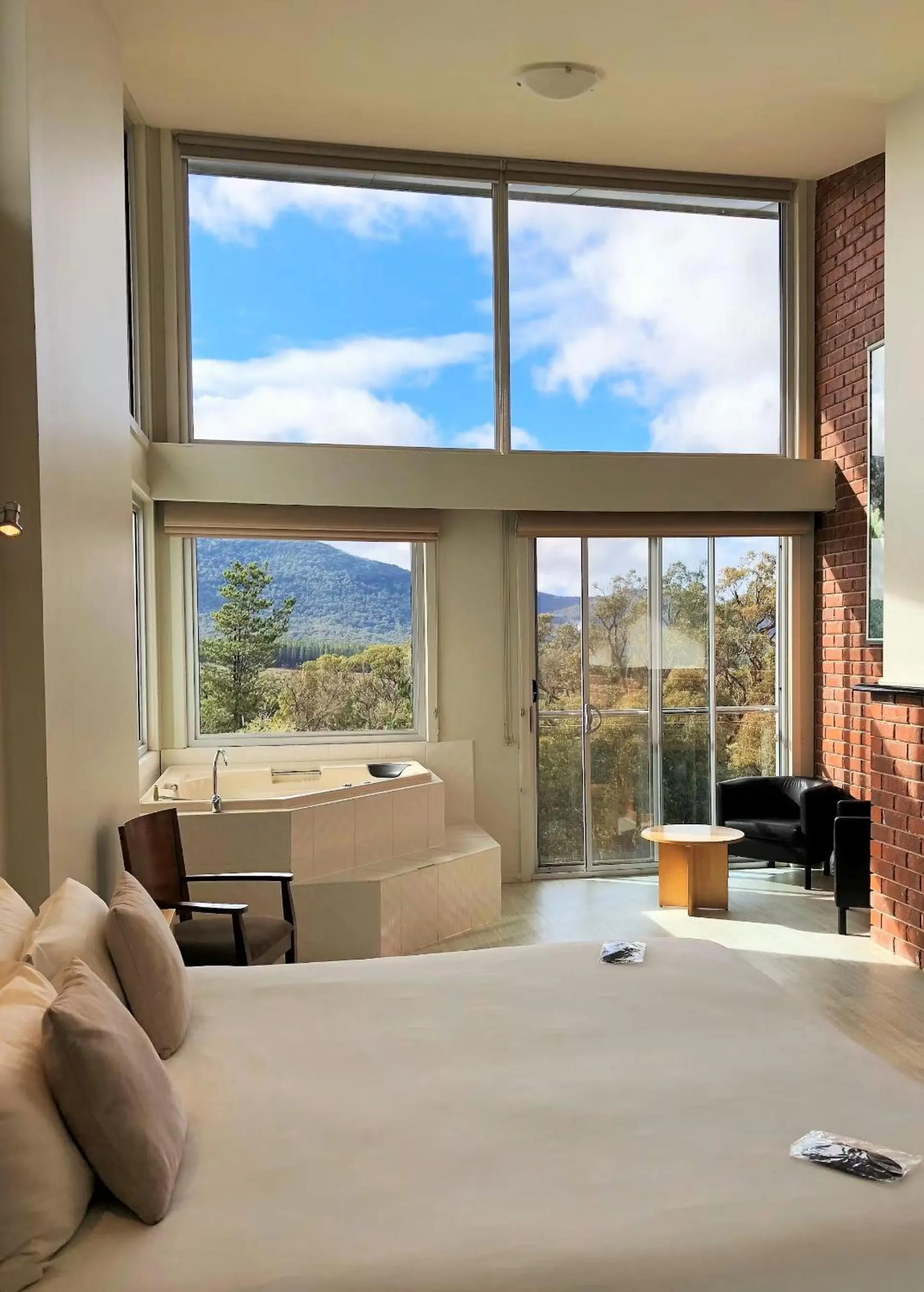 Bed in Macedon Ranges Hotel & Spa