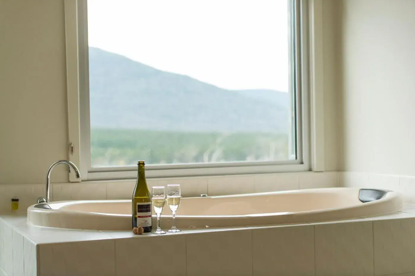 Standard King Room in Macedon Ranges Hotel & Spa Standard King Room in Macedon Ranges Hotel & Spa