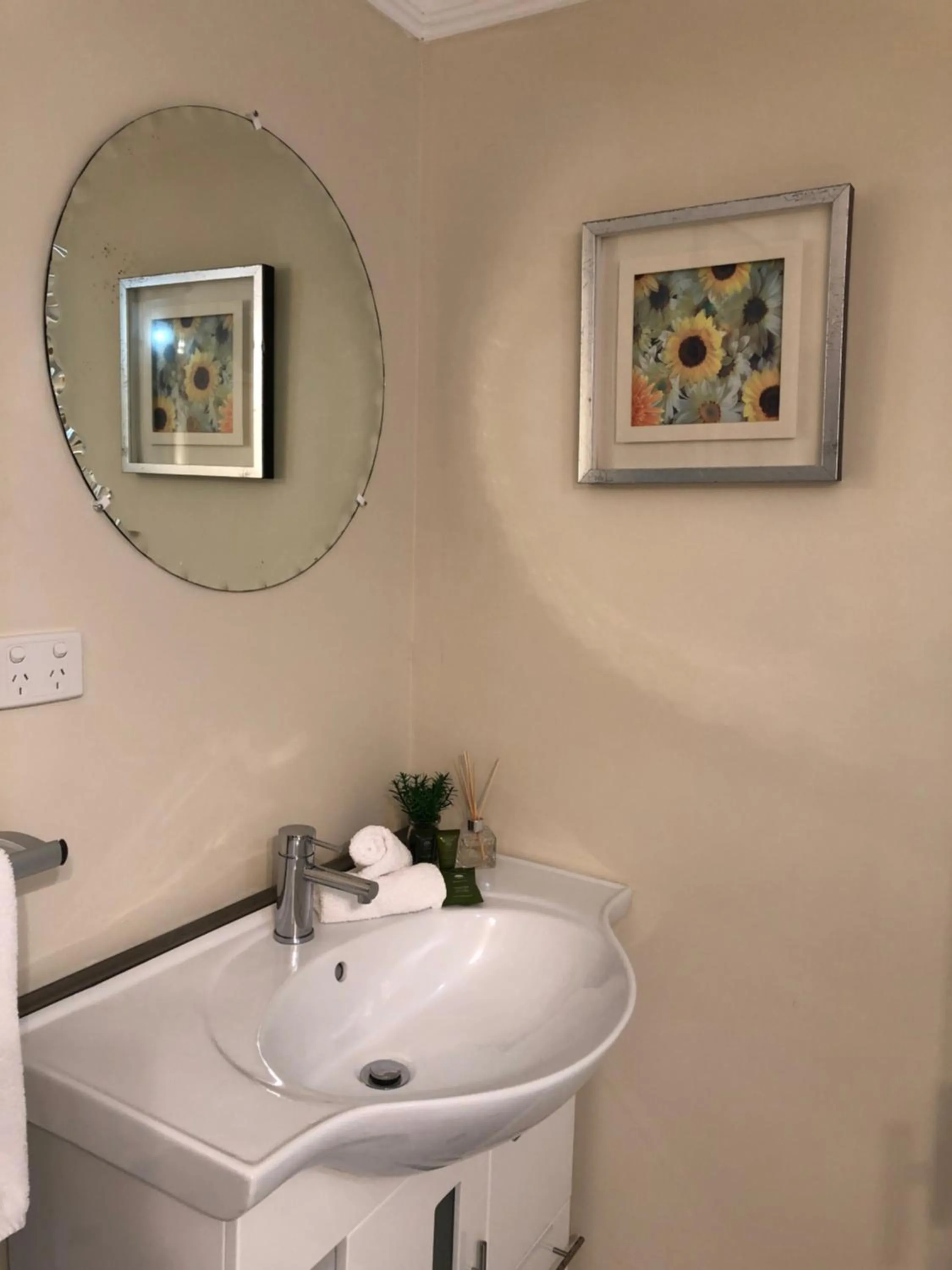 Bathroom in Macedon Ranges Hotel & Spa