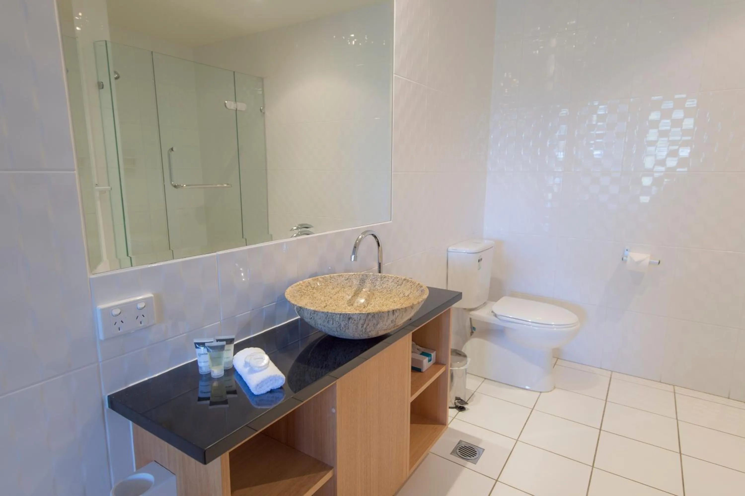 Bathroom in Macedon Ranges Hotel & Spa