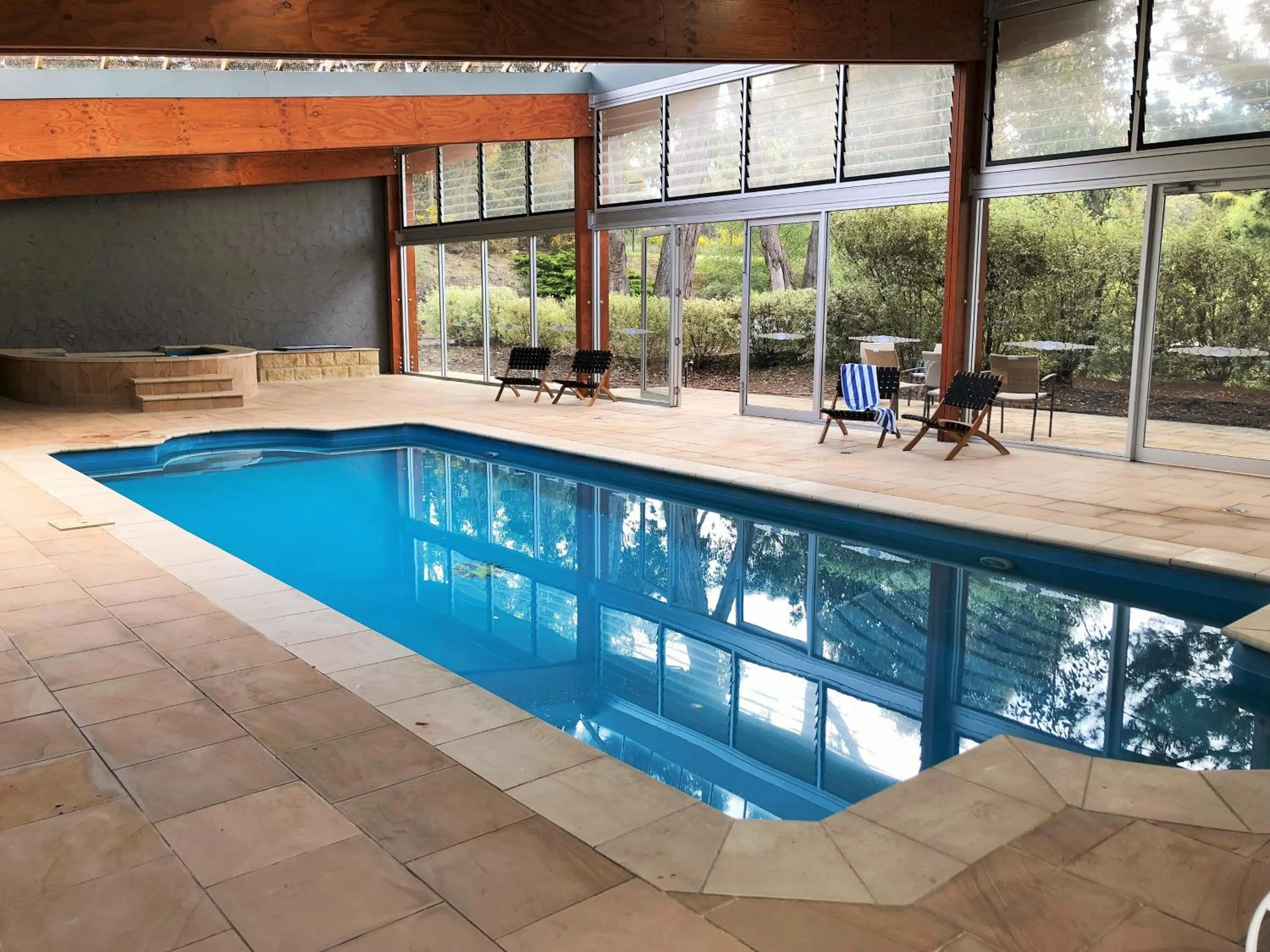 Swimming pool in Macedon Ranges Hotel & Spa