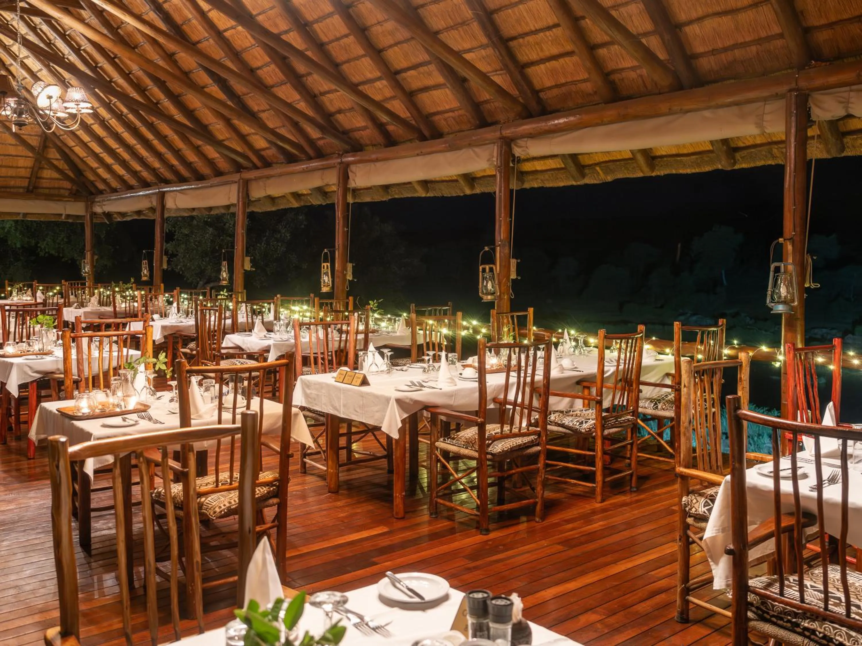Restaurant/places to eat in Nyati Safari Lodge