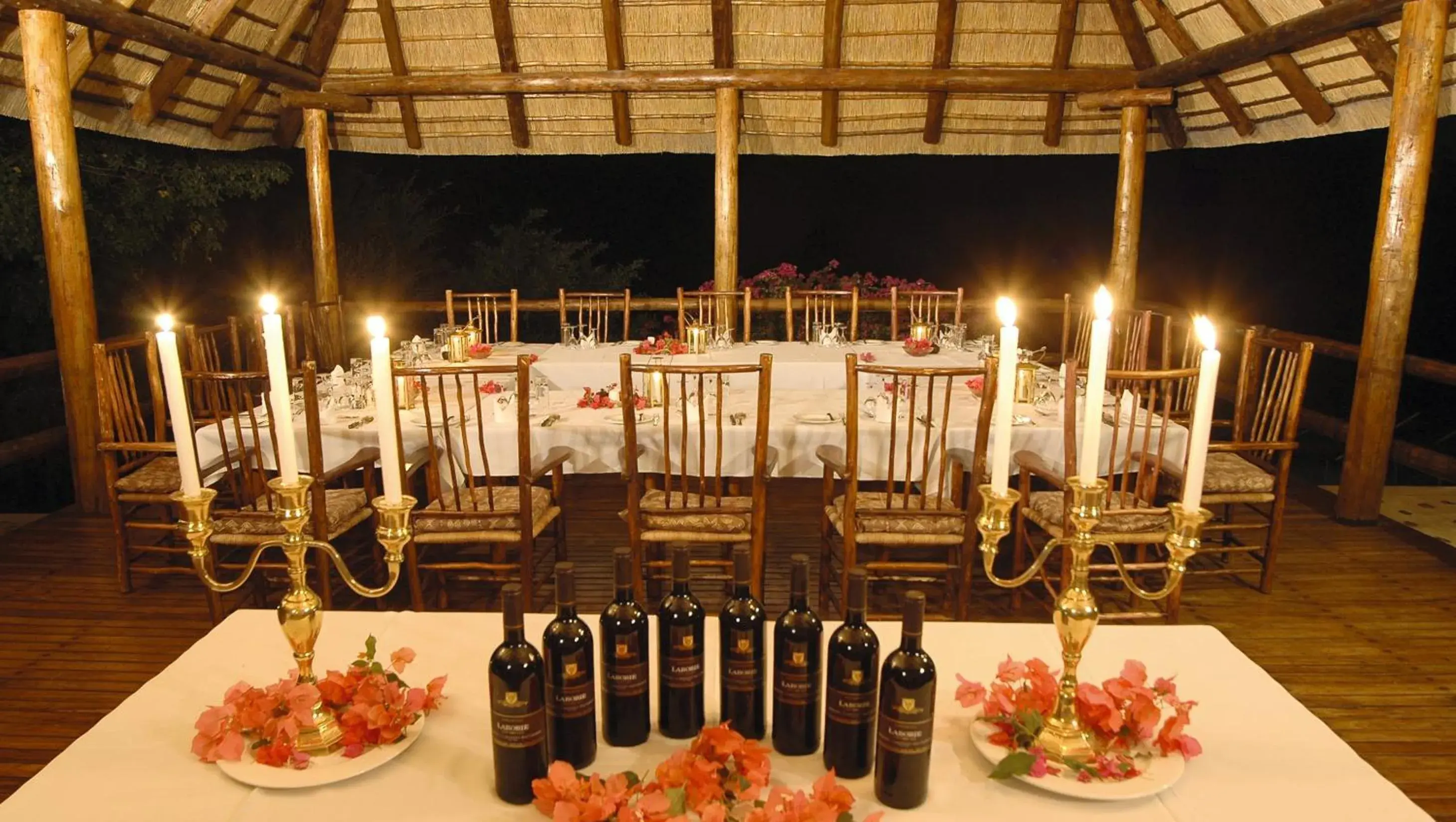 Restaurant/places to eat in Nyati Safari Lodge Restaurant/places to eat in Nyati Safari Lodge