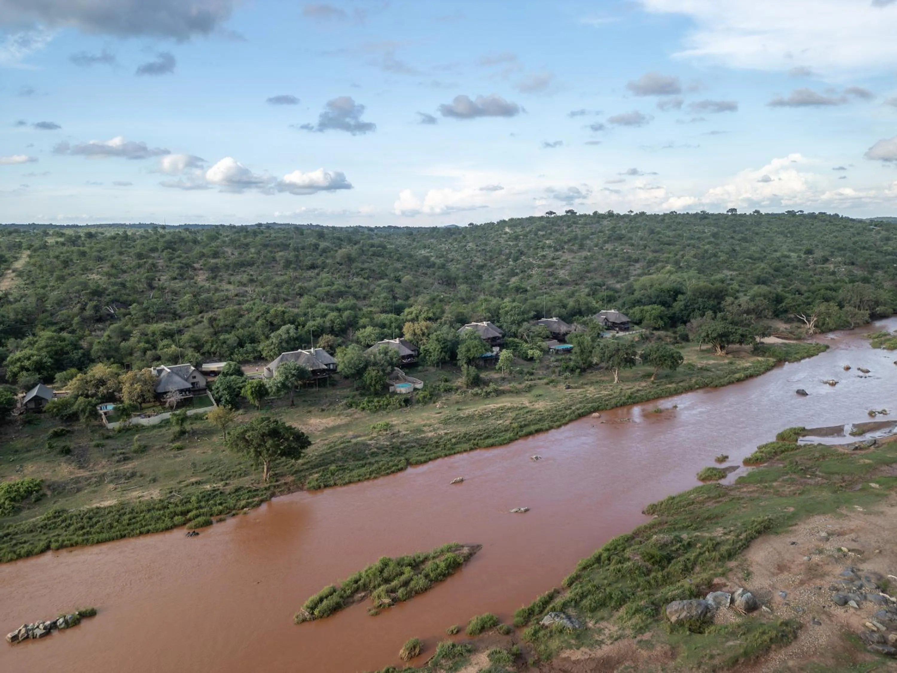 Day in Nyati Safari Lodge