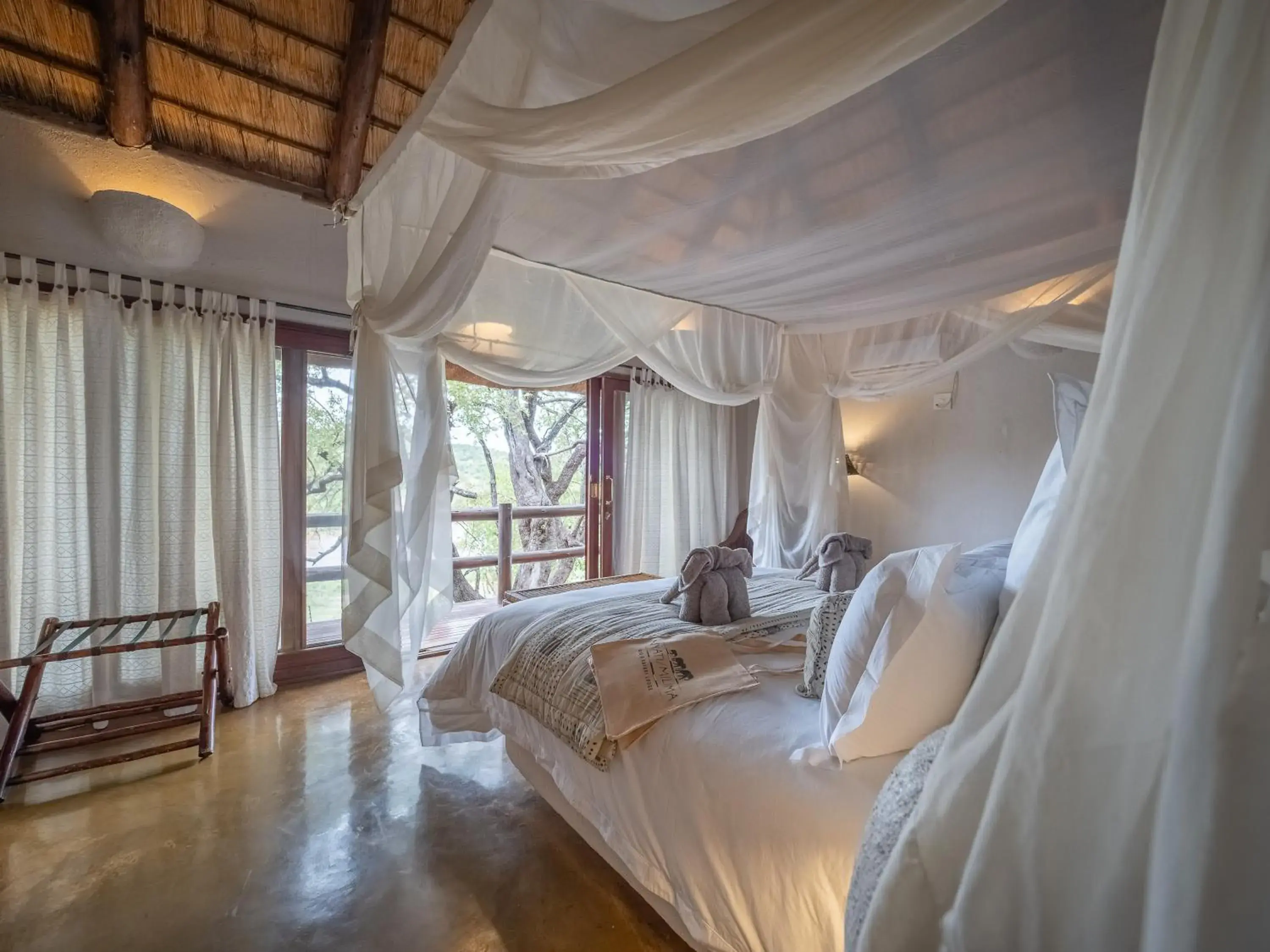 Property building, Bed in Nyati Safari Lodge Property building, Bed in Nyati Safari Lodge