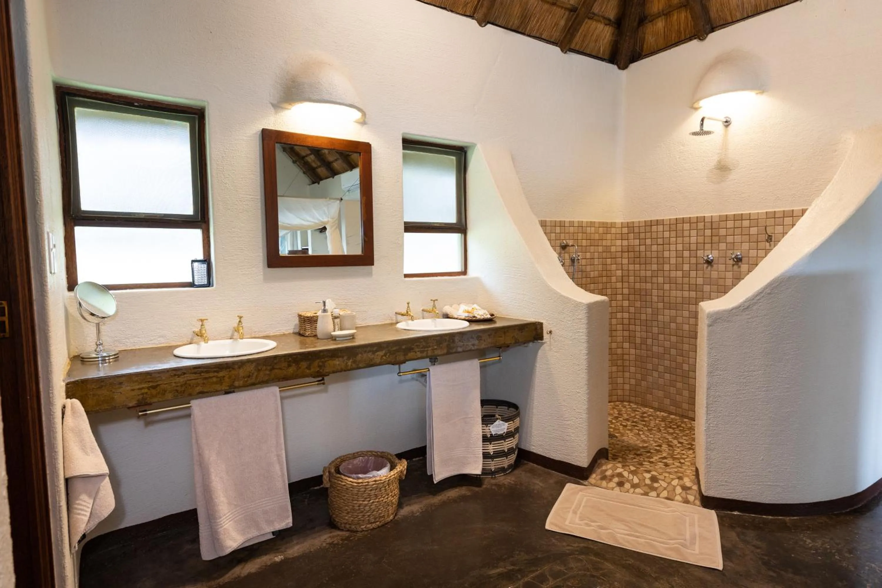 Bathroom in Nyati Safari Lodge