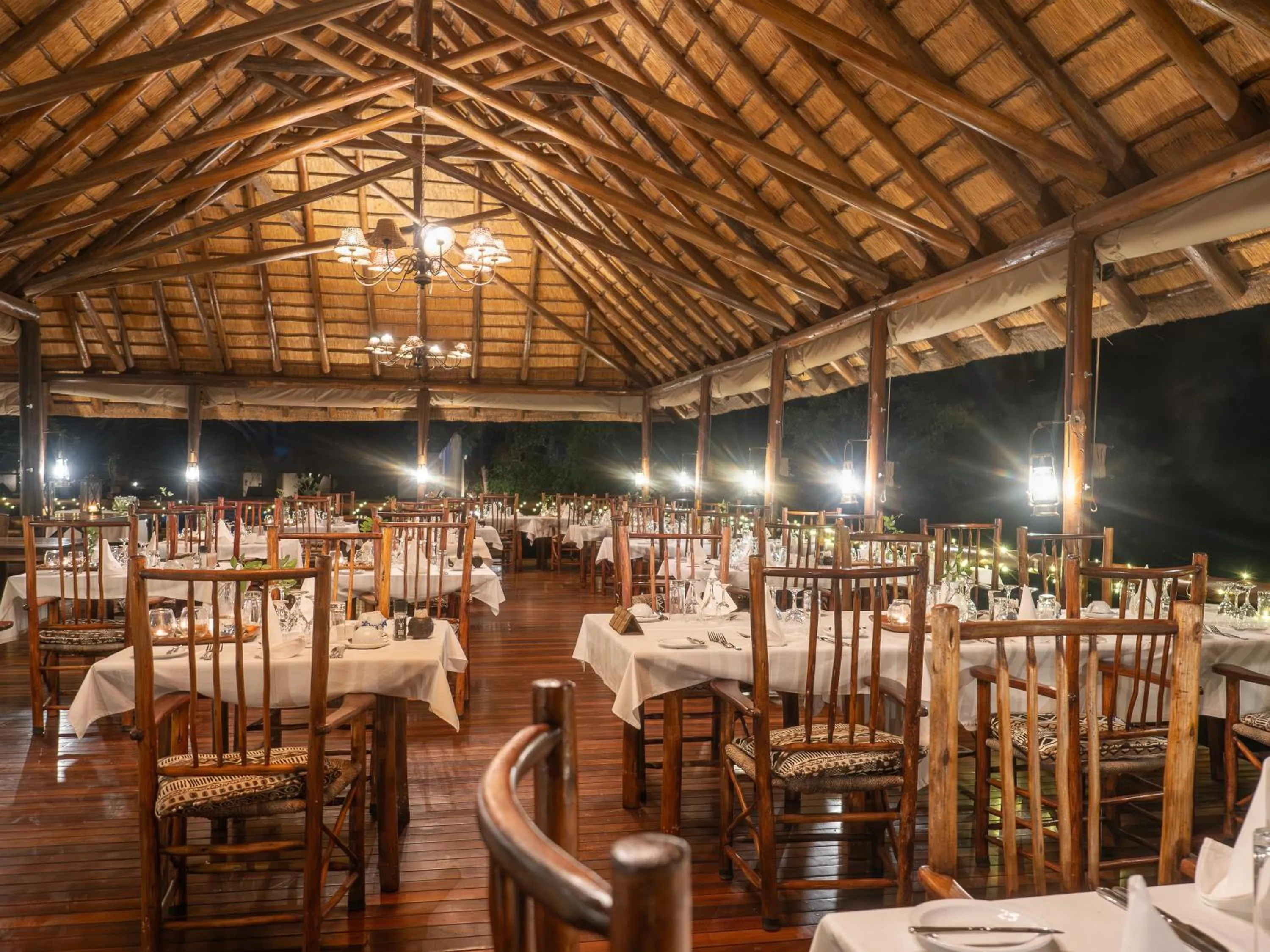 Restaurant/places to eat in Nyati Safari Lodge