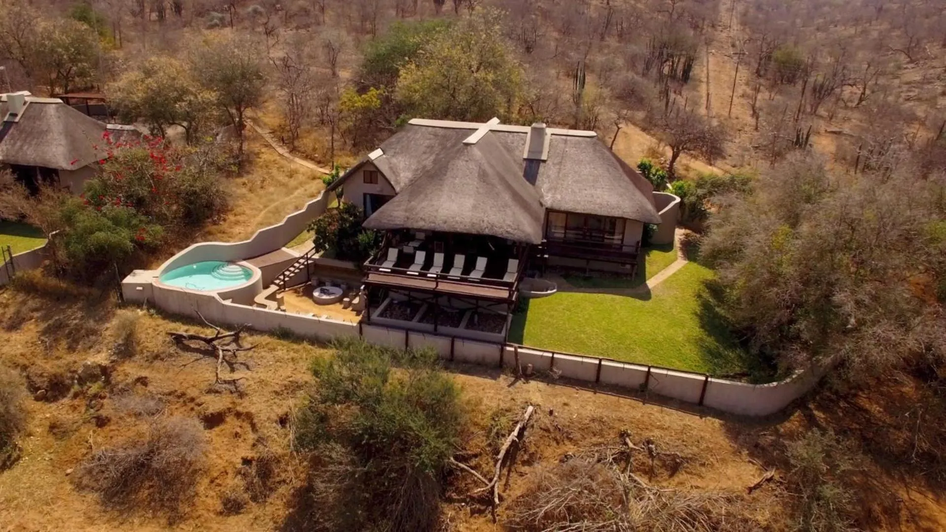 Property building in Nyati Safari Lodge