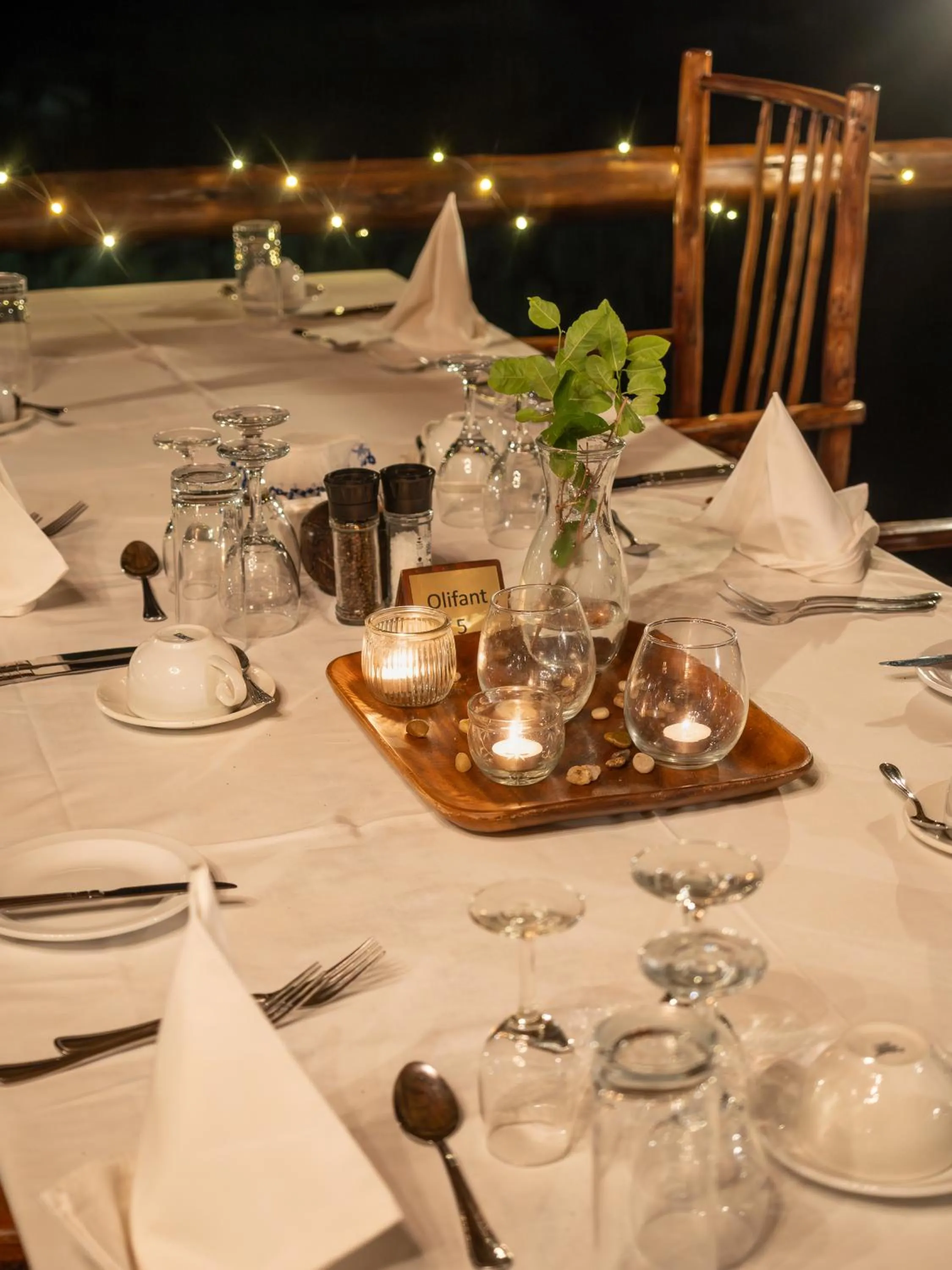 Restaurant/places to eat in Nyati Safari Lodge