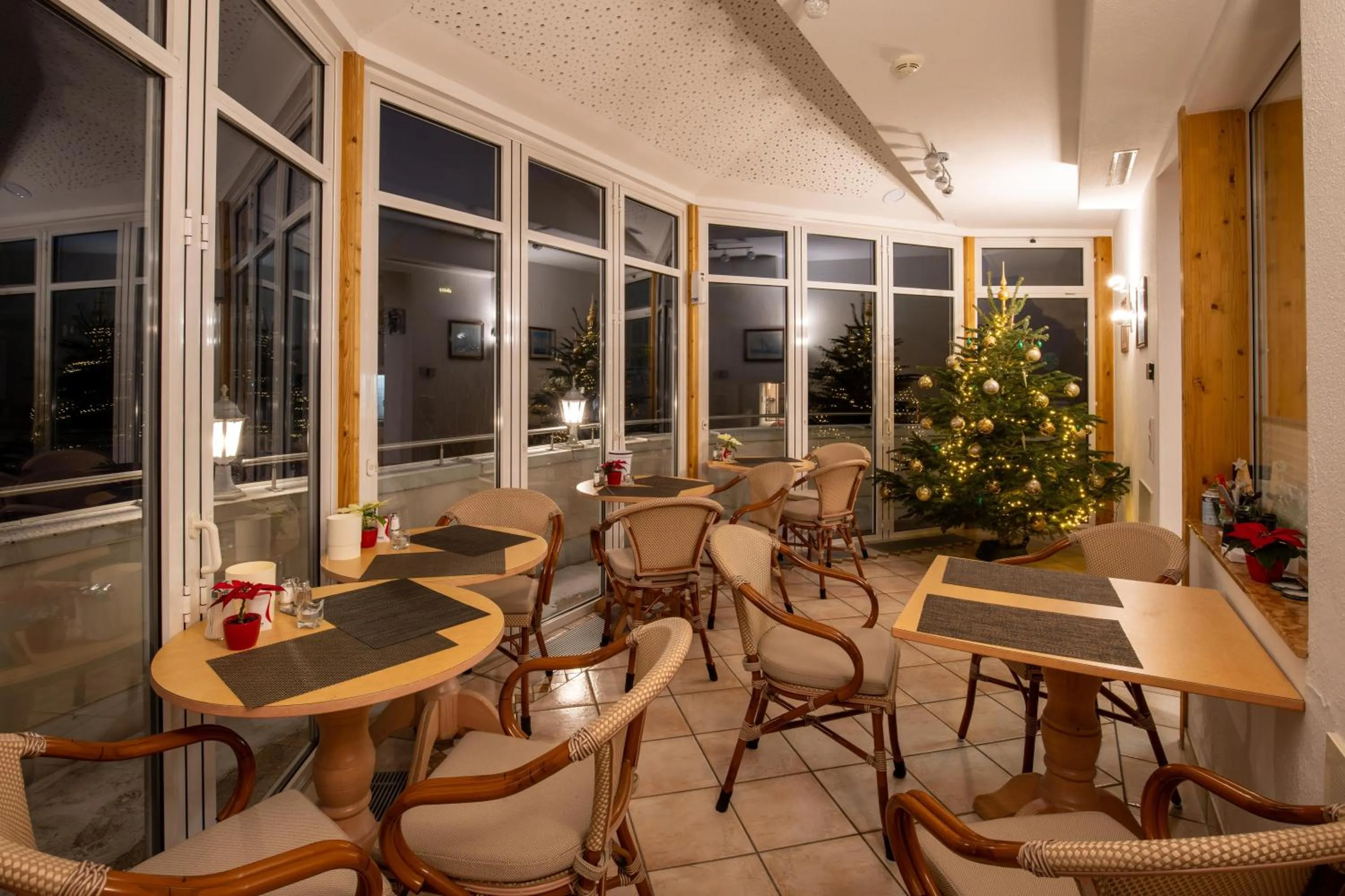 Restaurant/places to eat in Hotel Neder