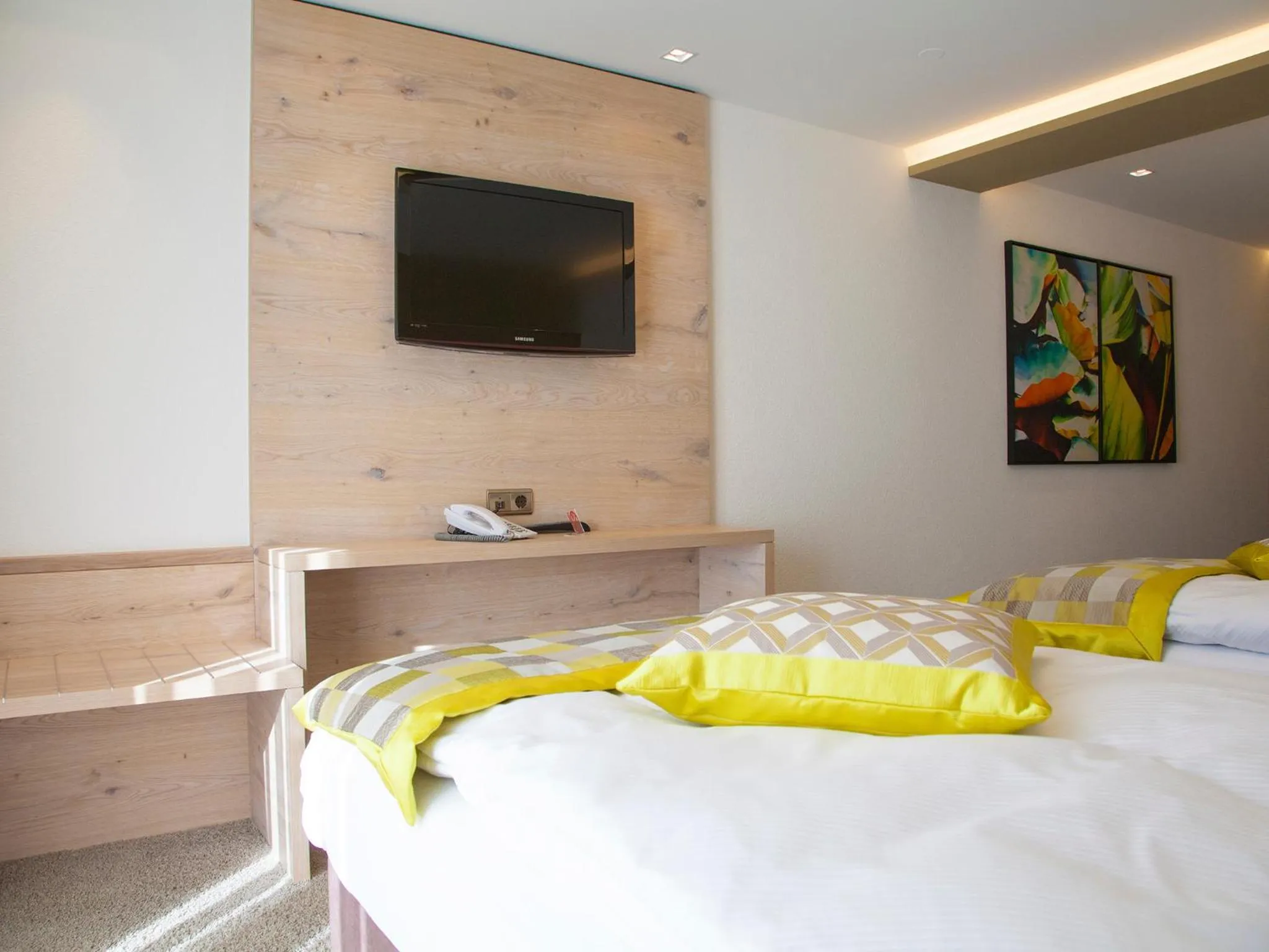 TV and multimedia, Bed in Hotel Neder