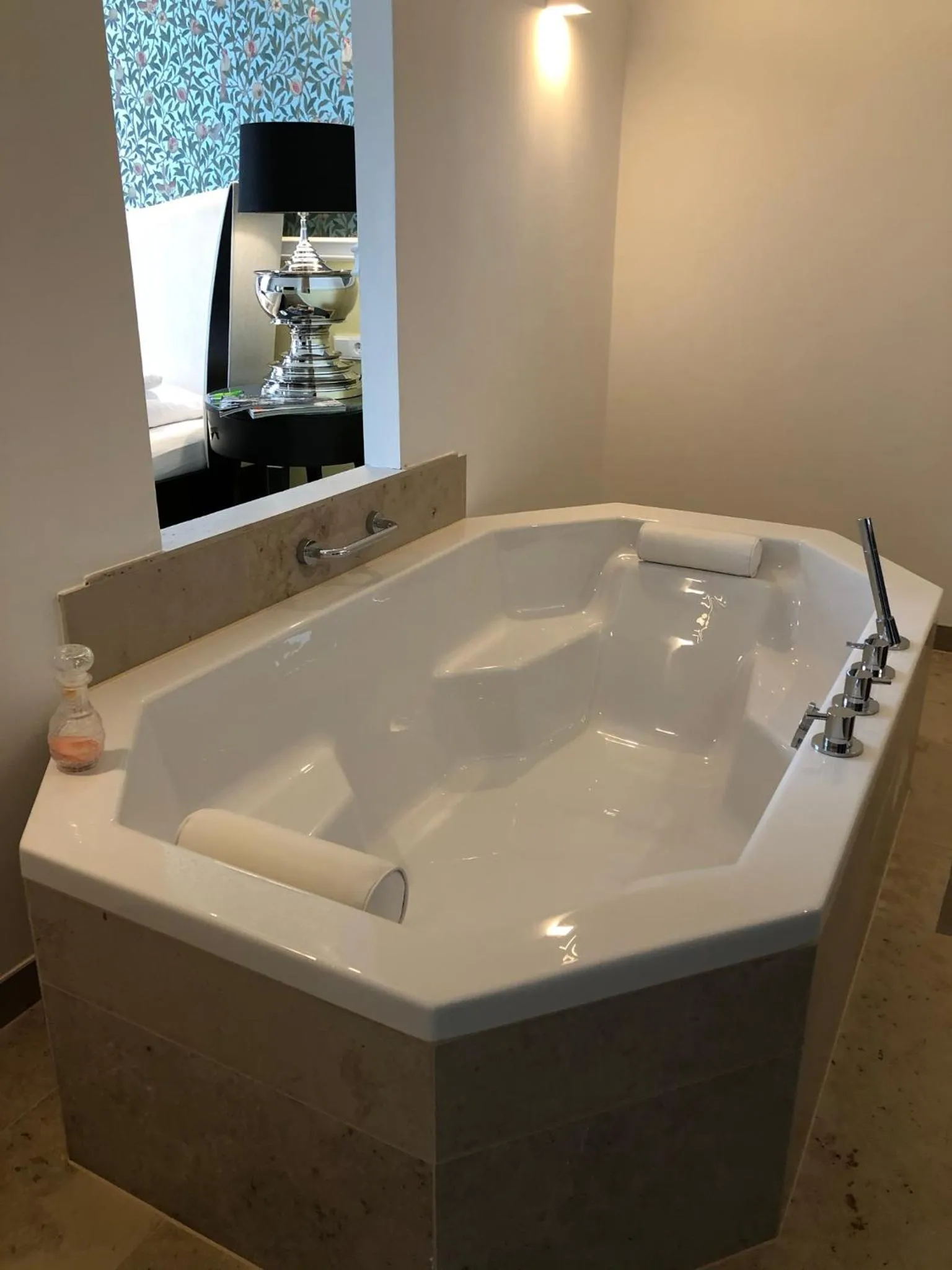 Bath in The Starnbergsee Hideaway