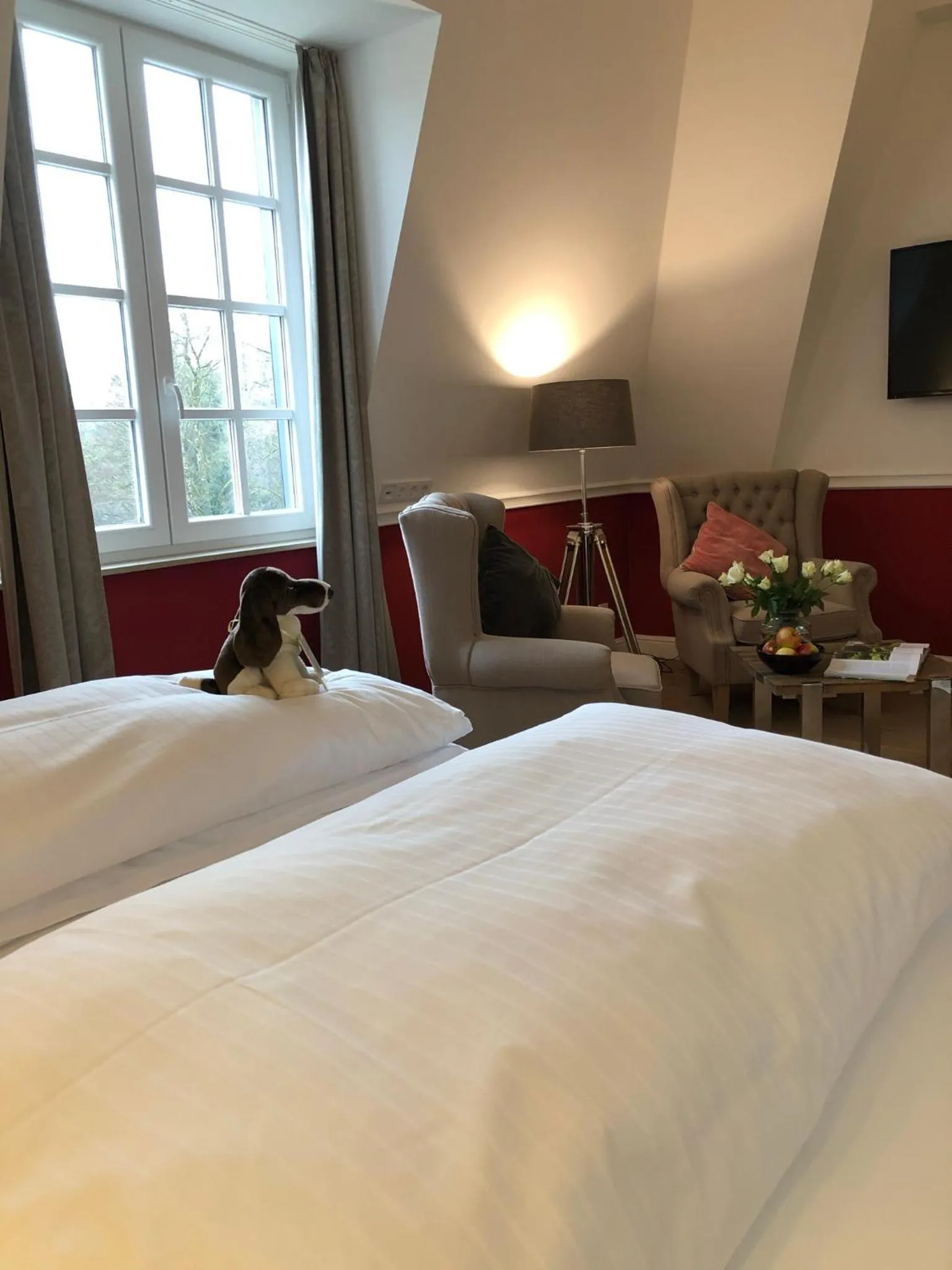 Photo of the whole room, Bed in The Starnbergsee Hideaway