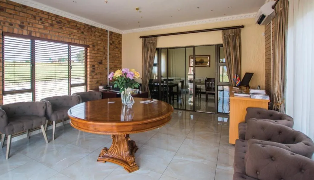 Hoyohoyo Acorns Lodge