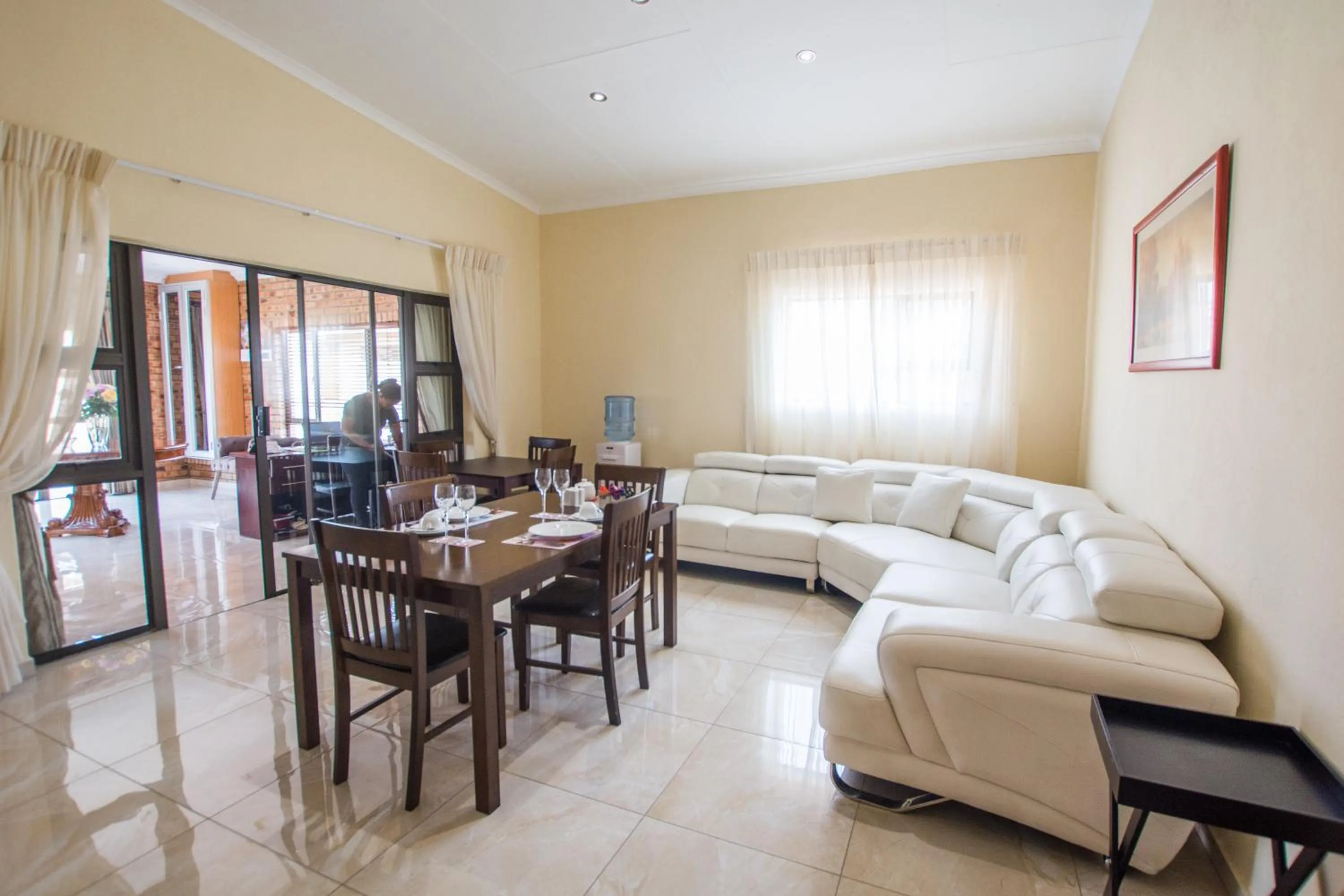 Living room in Hoyohoyo Acorns Lodge