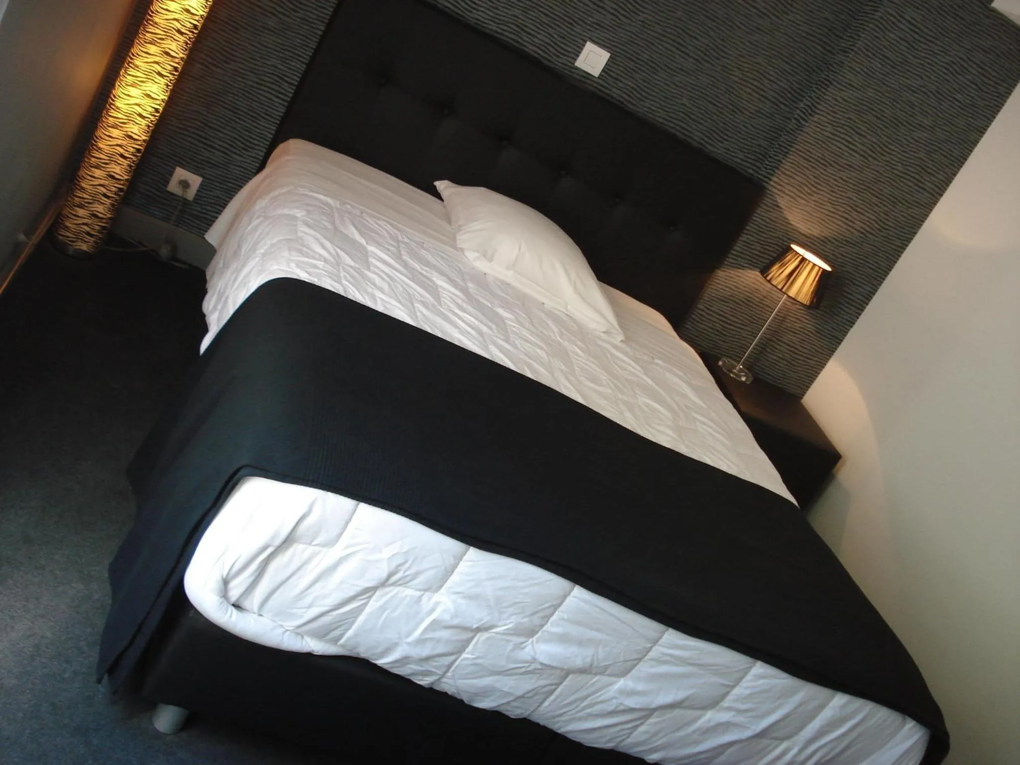 Bed in Hotel La Fayette