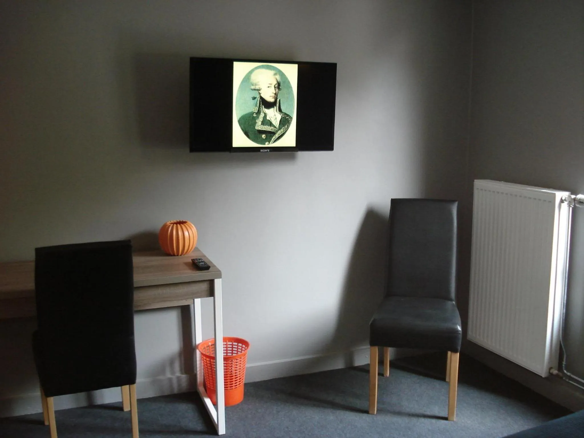 TV and multimedia in Hotel La Fayette