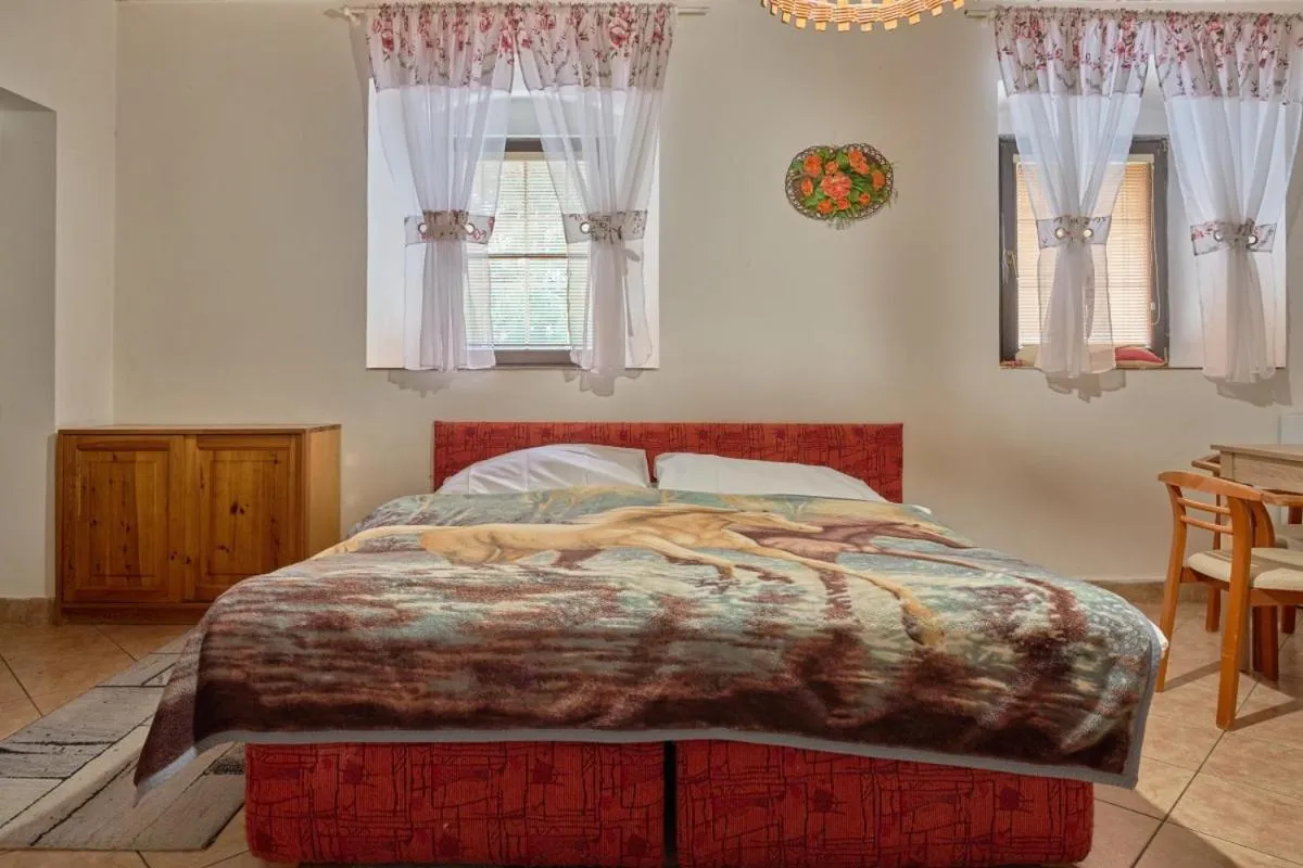 Bed in Penzion Pegas Depoltovice