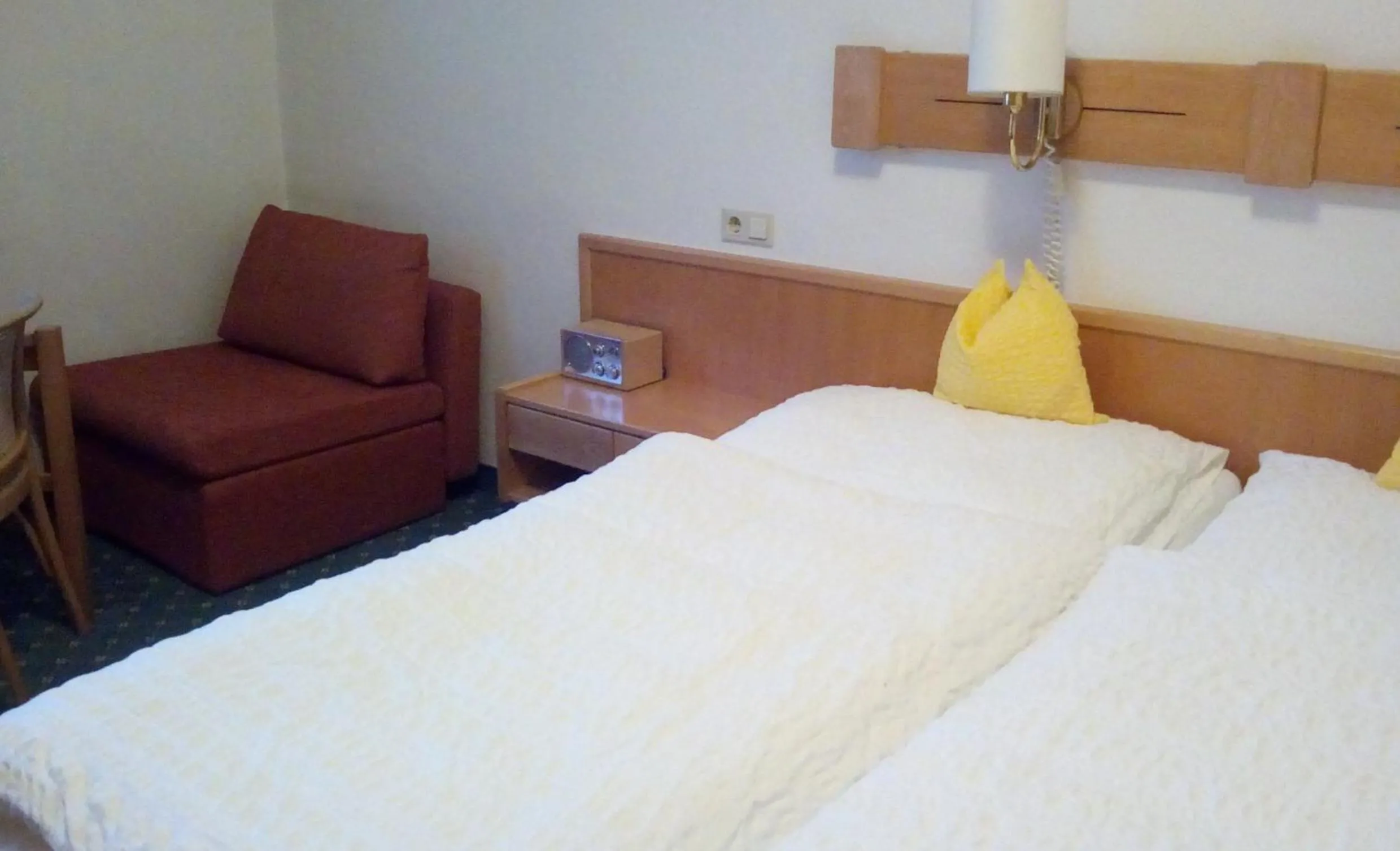 Photo of the whole room, Bed in Hotel zum goldenen Hirschen