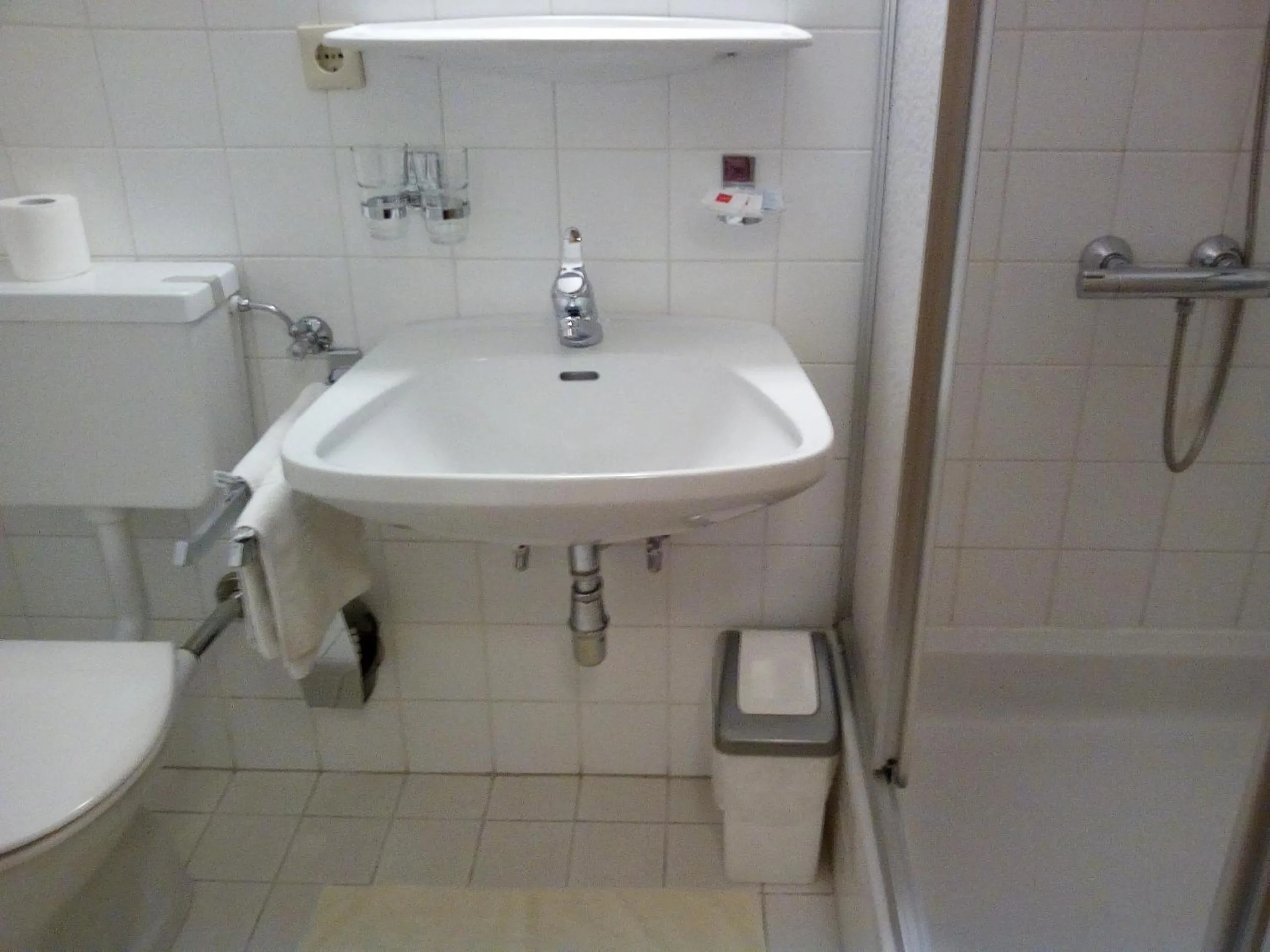 Shower in Hotel zum goldenen Hirschen