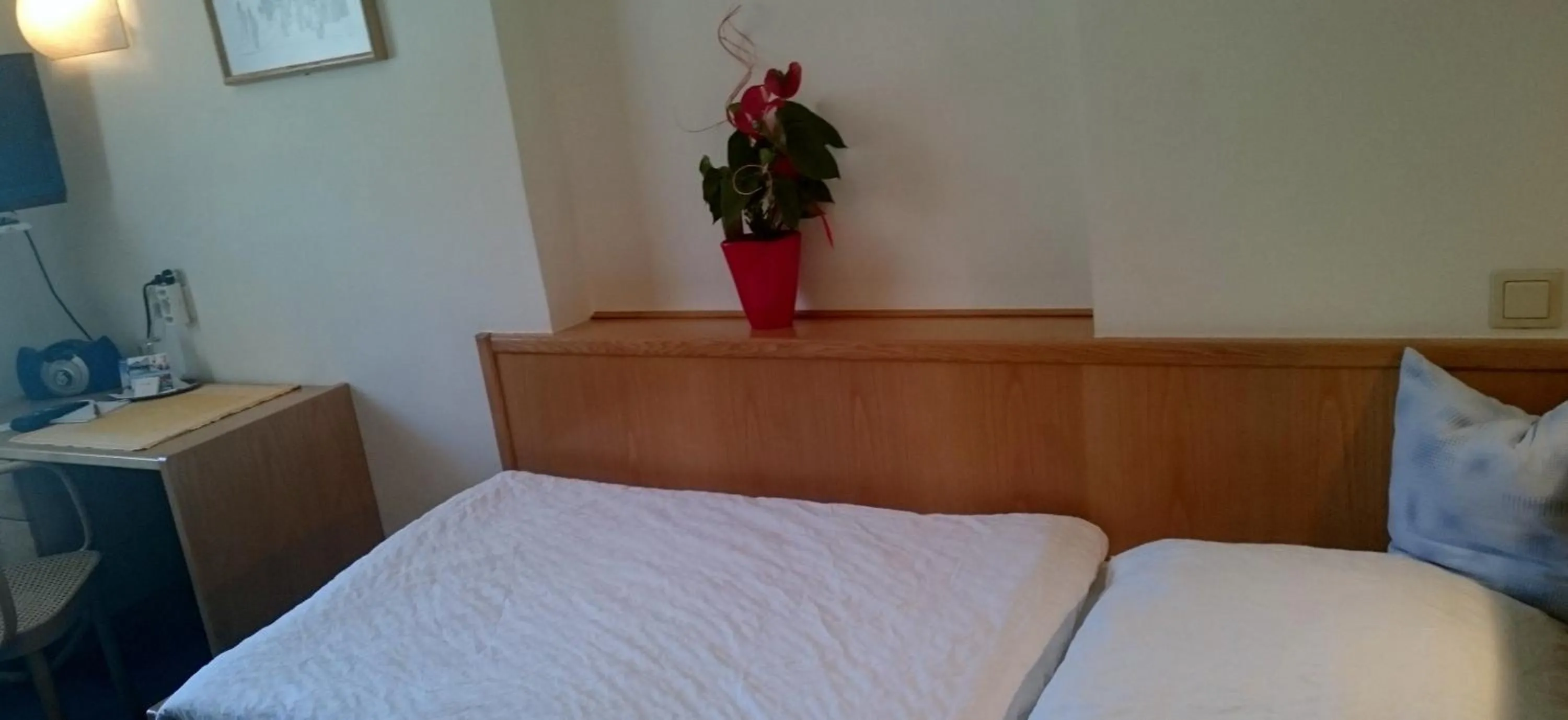 Photo of the whole room, Bed in Hotel zum goldenen Hirschen