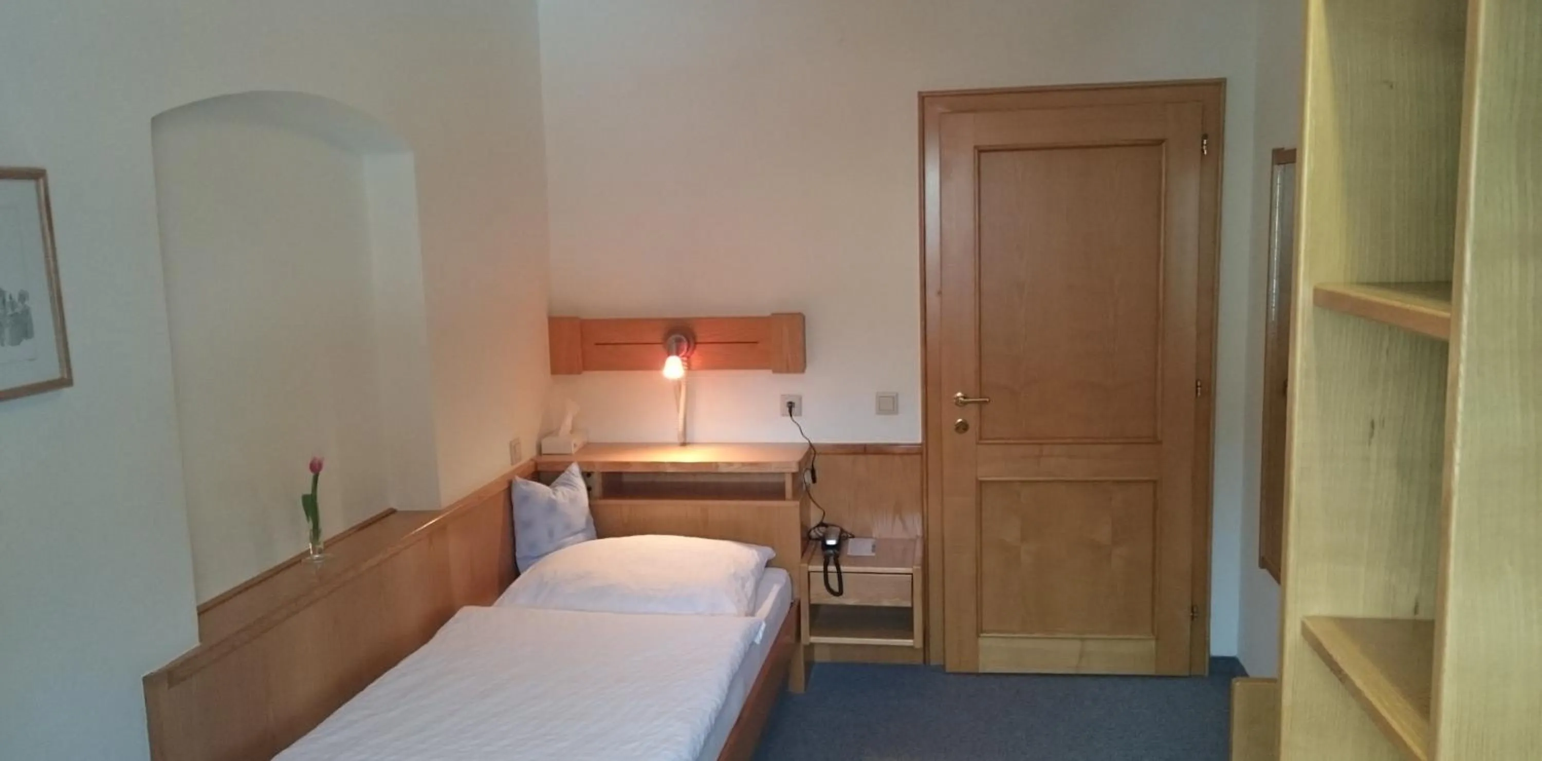 Photo of the whole room, Bed in Hotel zum goldenen Hirschen