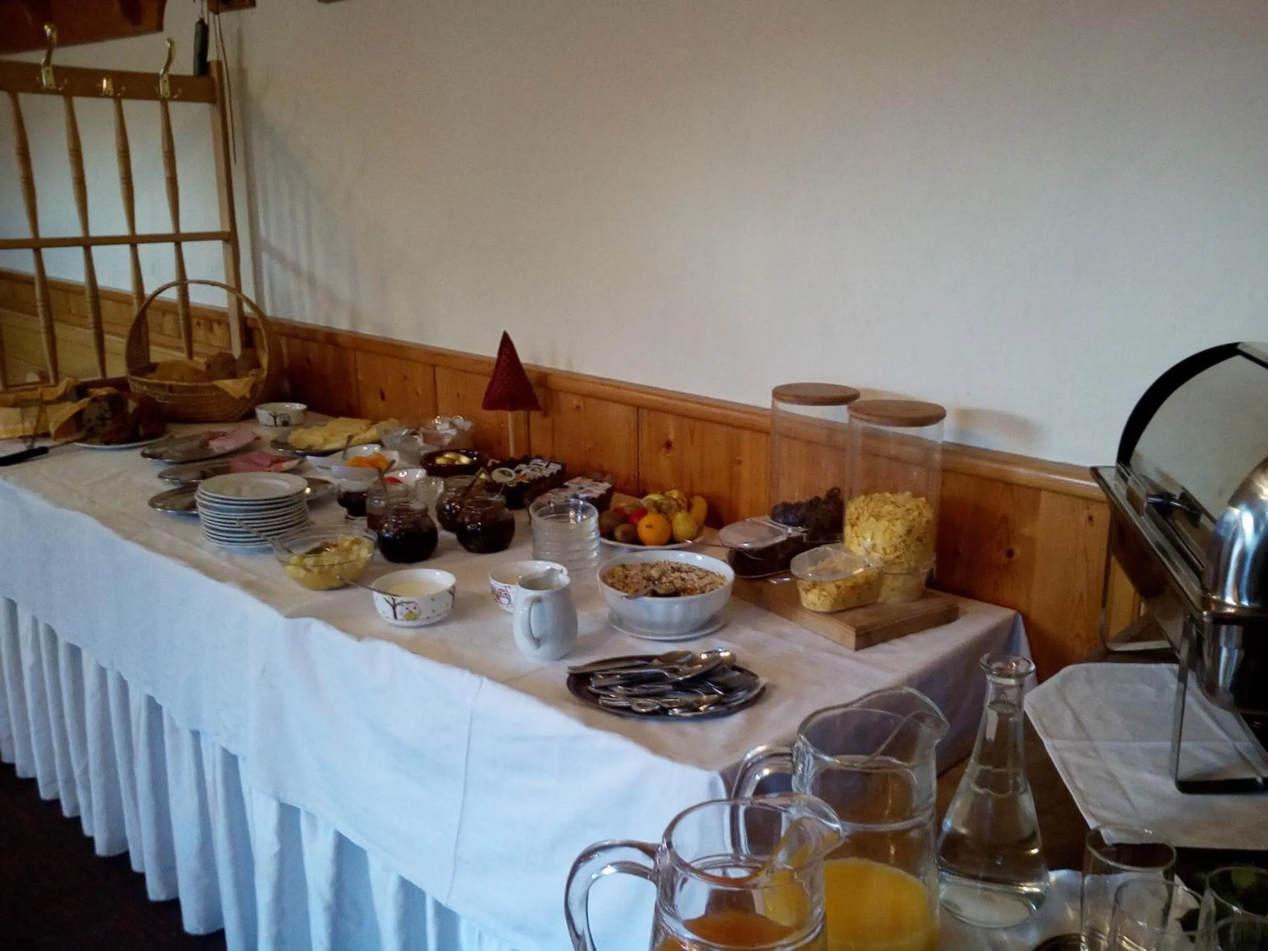 Buffet breakfast in Hotel zum goldenen Hirschen