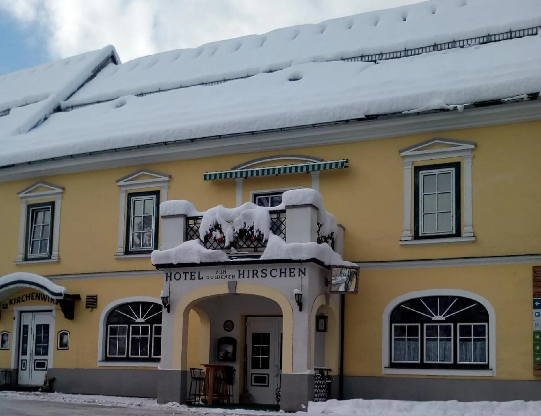 Property building in Hotel zum goldenen Hirschen