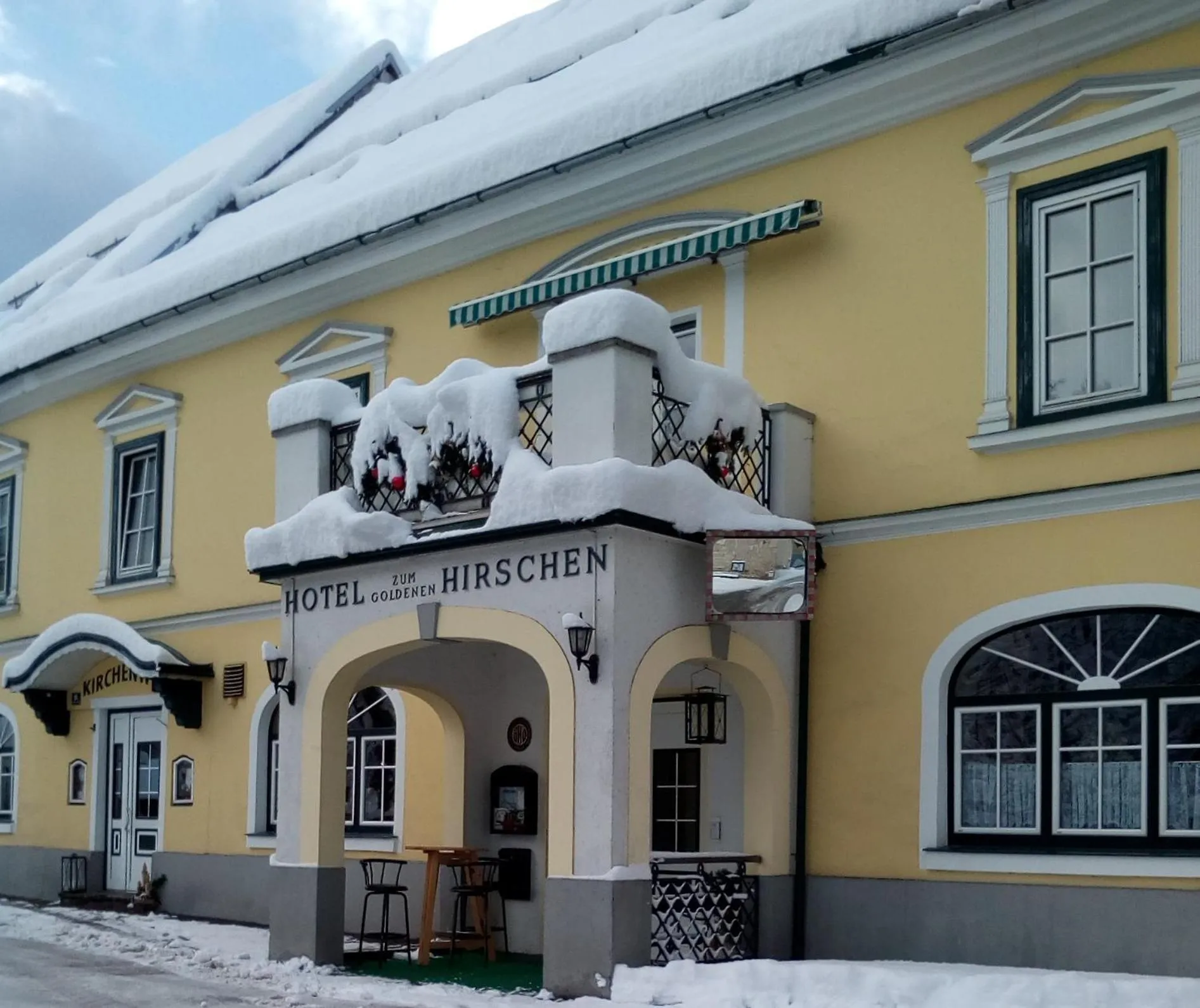 Property building in Hotel zum goldenen Hirschen