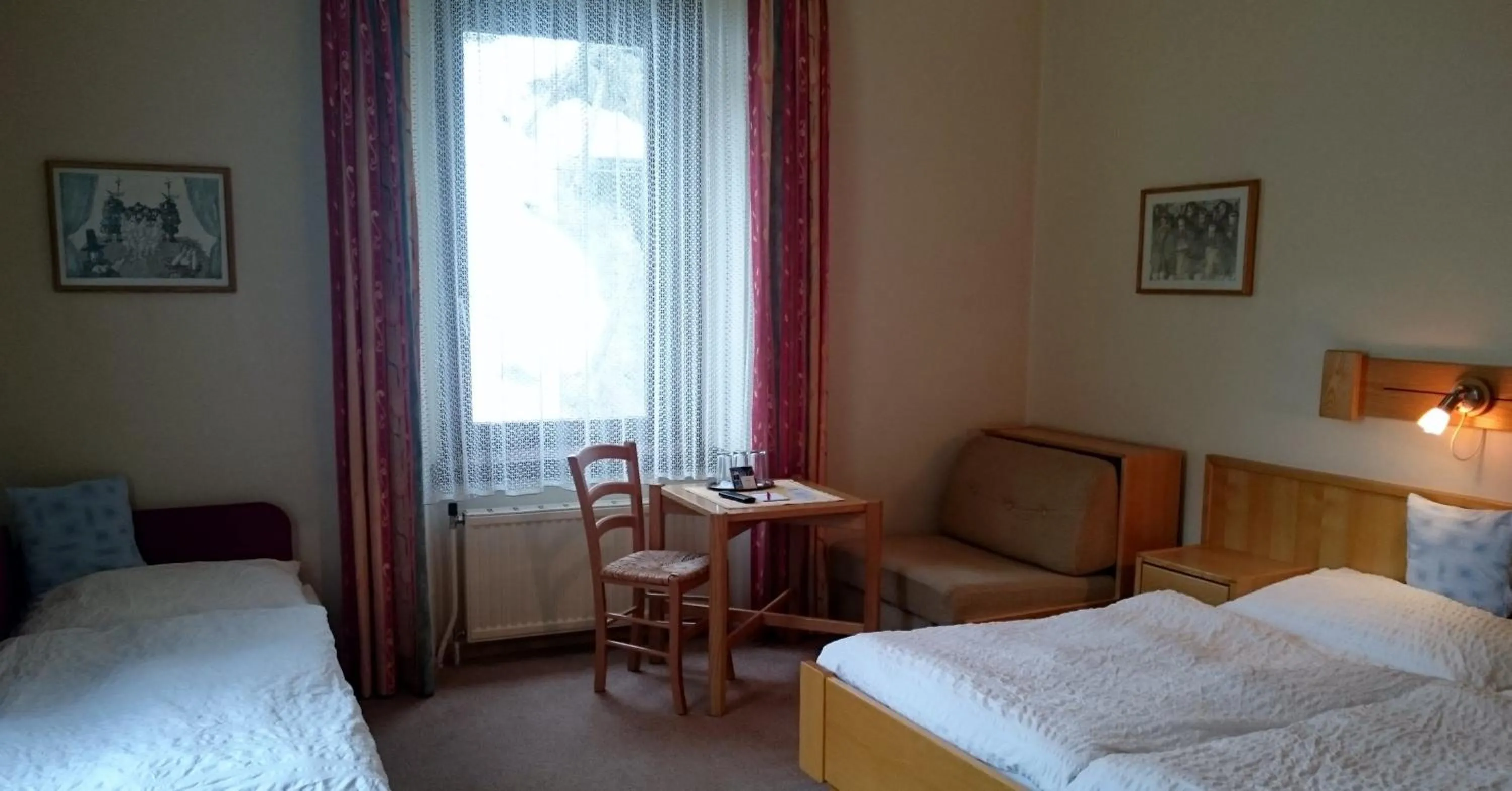 Bed in Hotel zum goldenen Hirschen