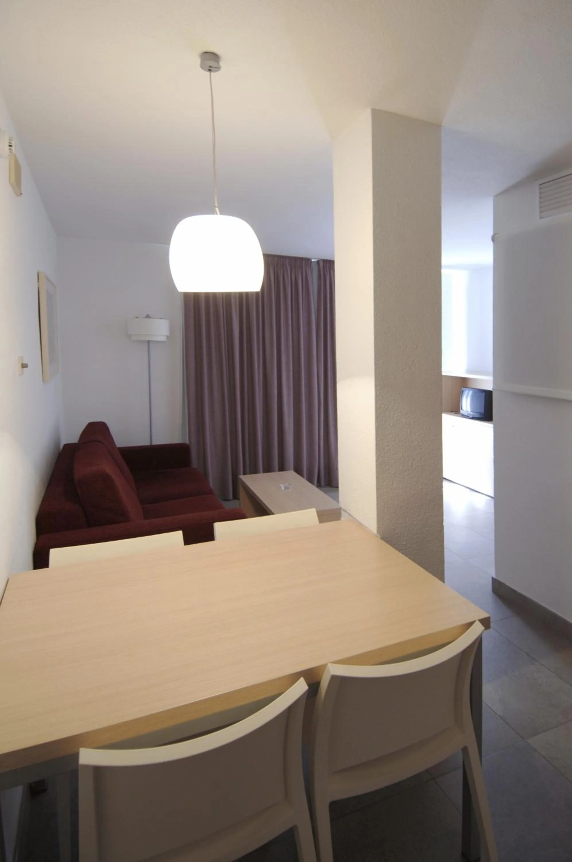 Dining area, Bed in Apartaments Cye Salou