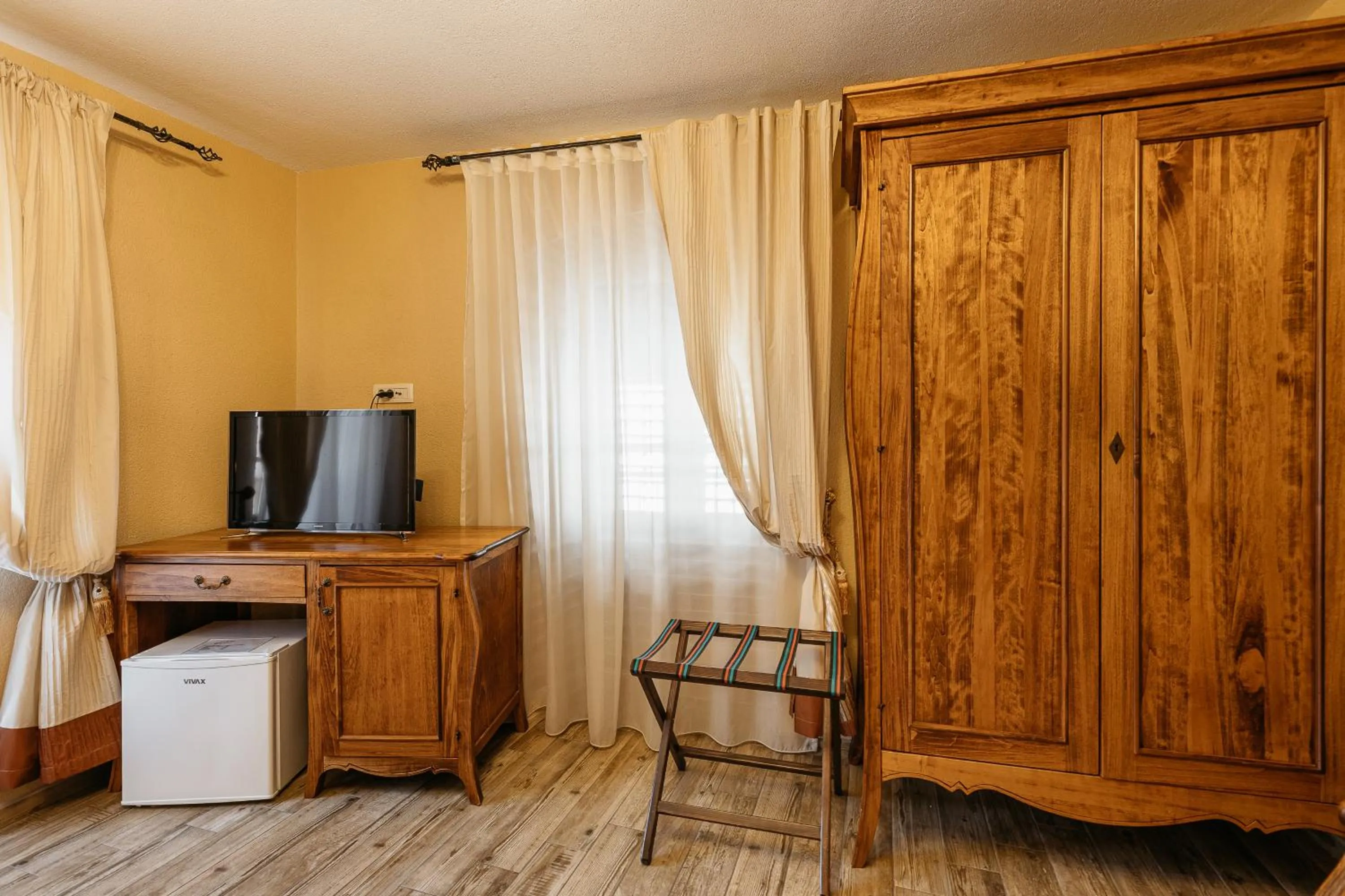 TV and multimedia in Hotel Monte Cristo