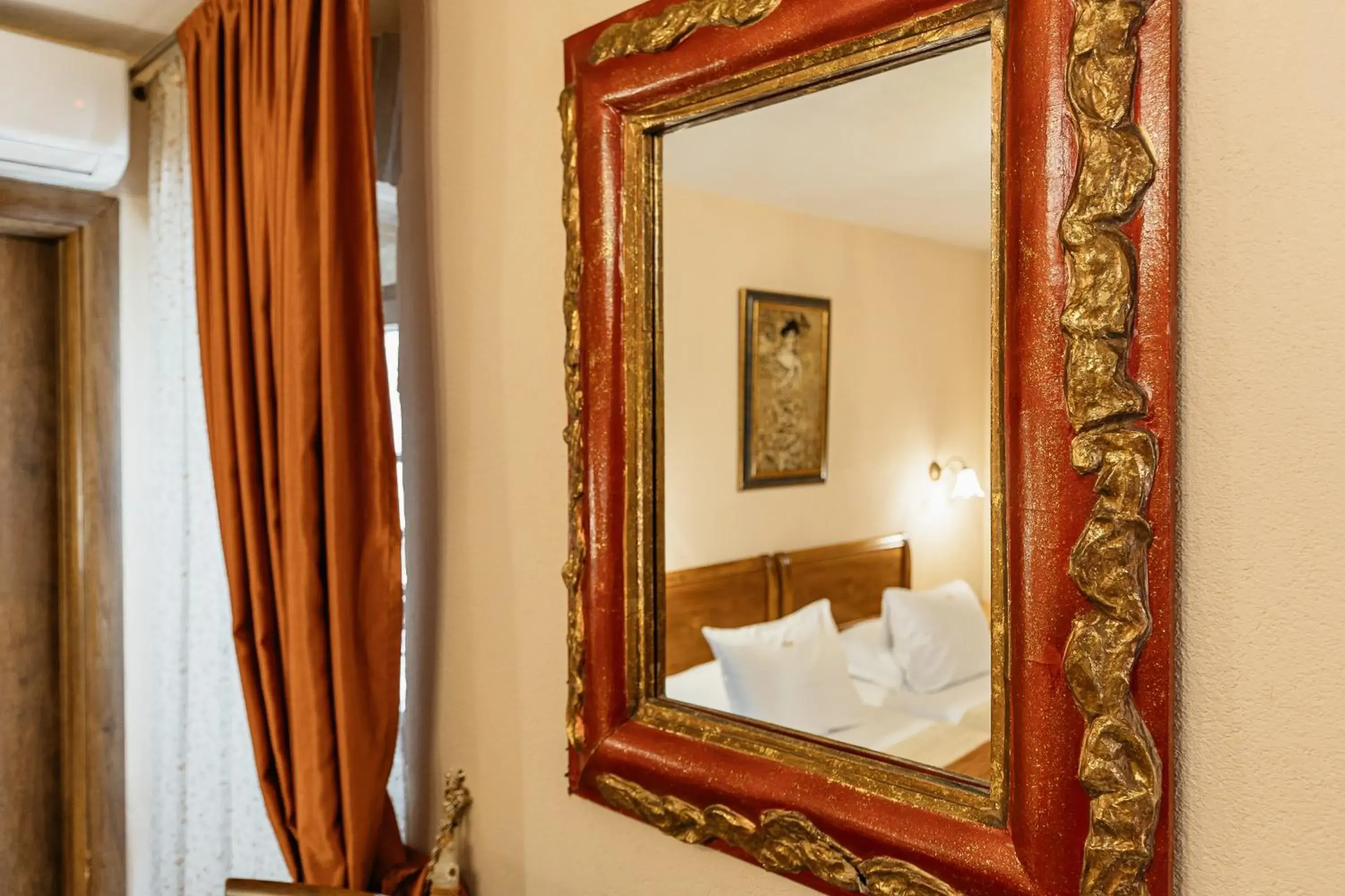 Standard Twin Room - Annex Building in Hotel Monte Cristo Standard Twin Room - Annex Building in Hotel Monte Cristo