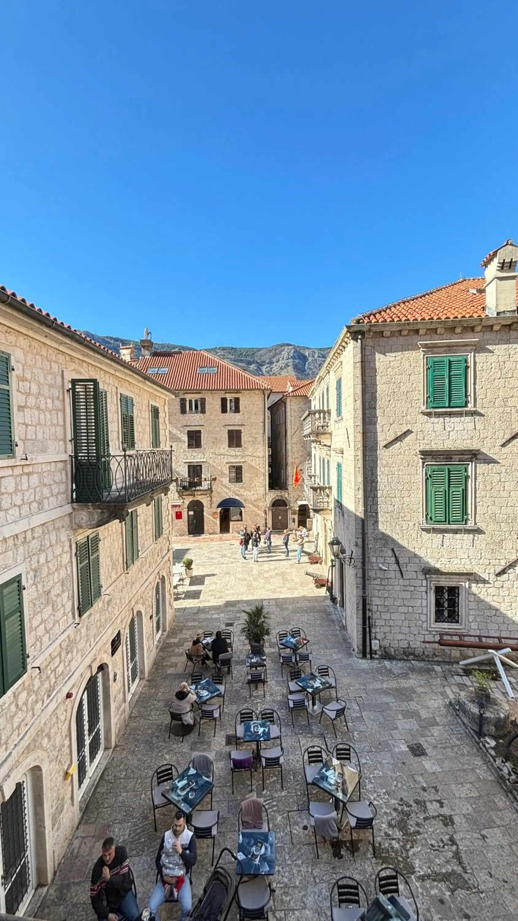 Day in Hotel Monte Cristo