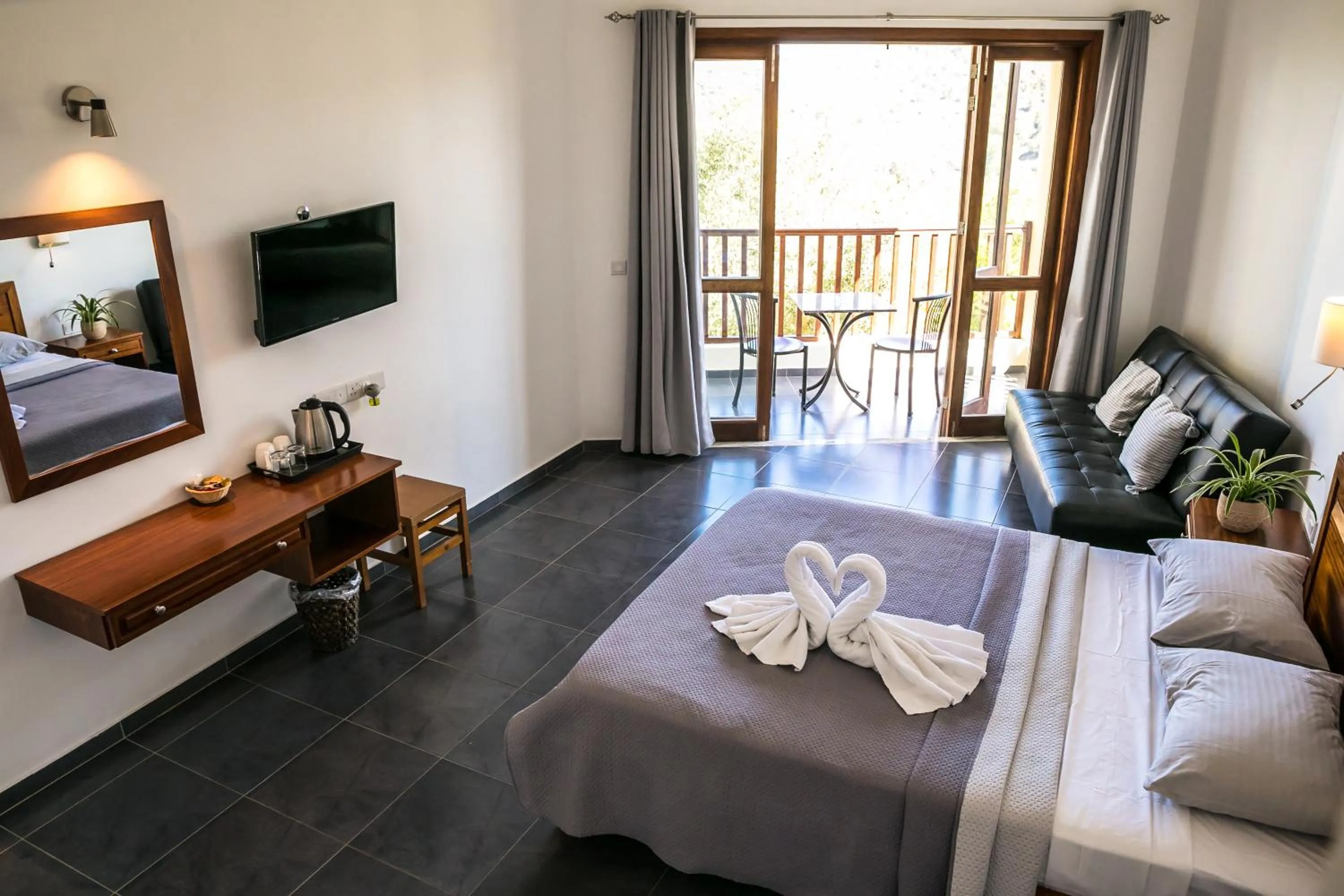 Bed in Demetriou Paradisos Hills Hotel