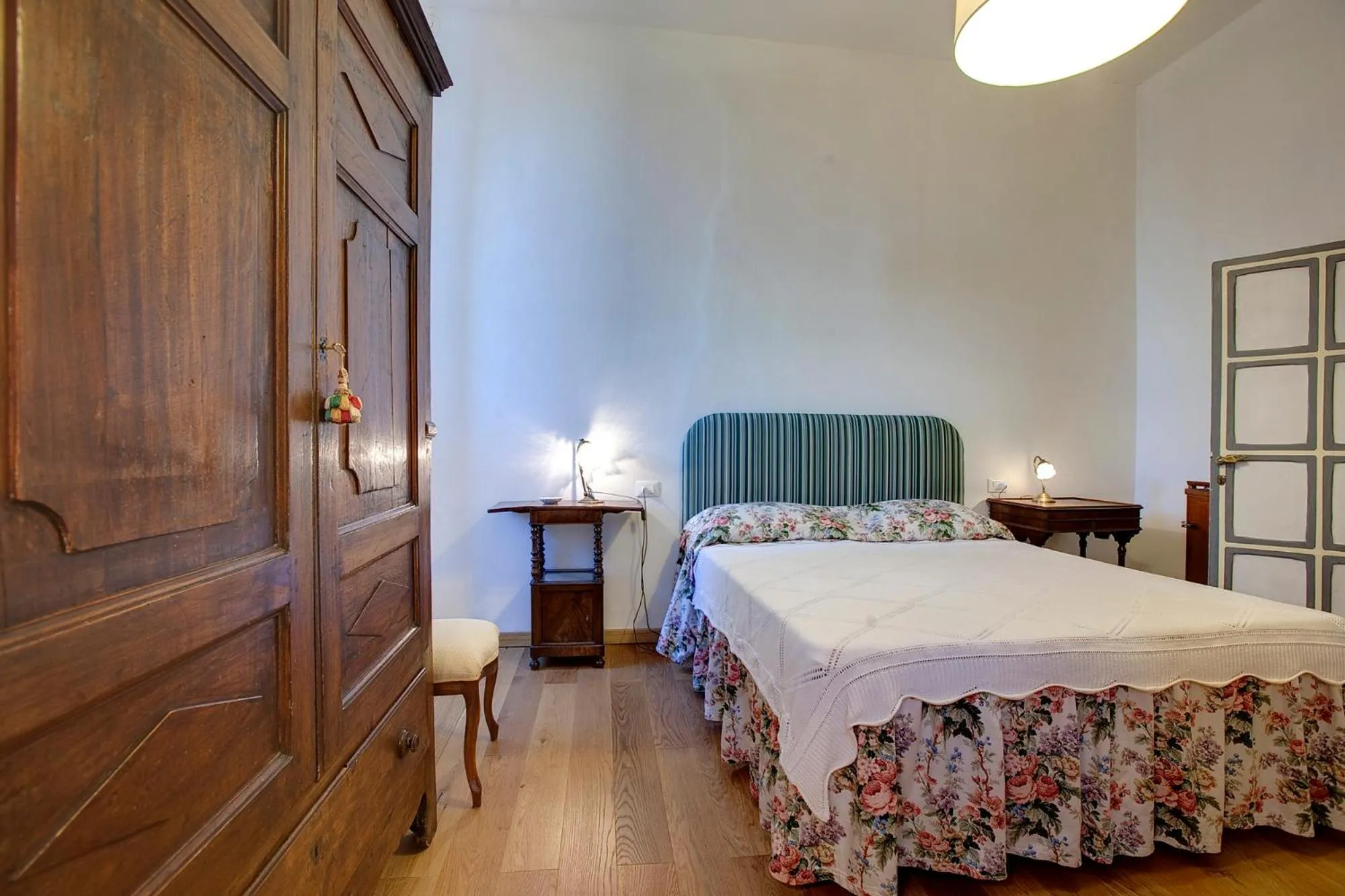 Bedroom, Bed in Torre Donati by Mmega