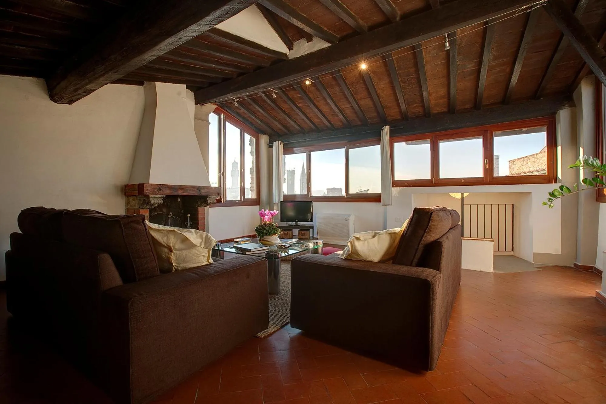 Living room in Torre Donati by Mmega